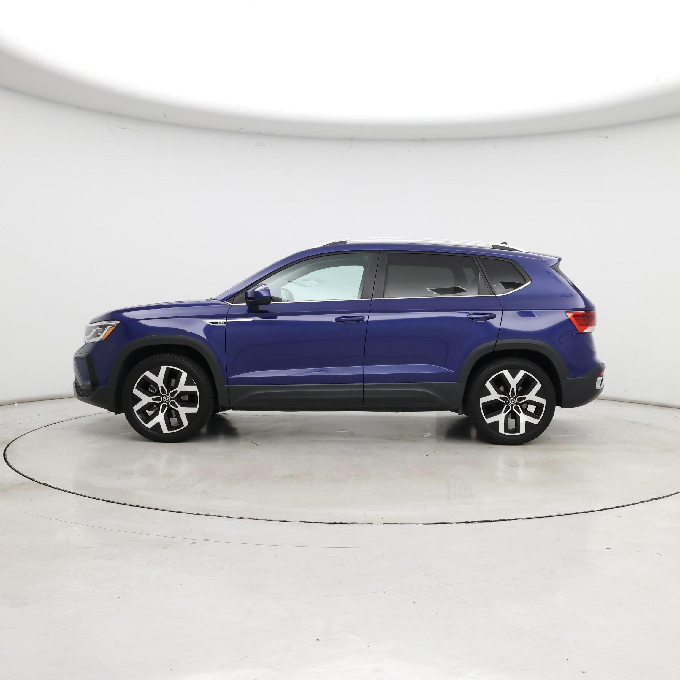 Thumbnail: 2022 Volkswagen Taos - 3