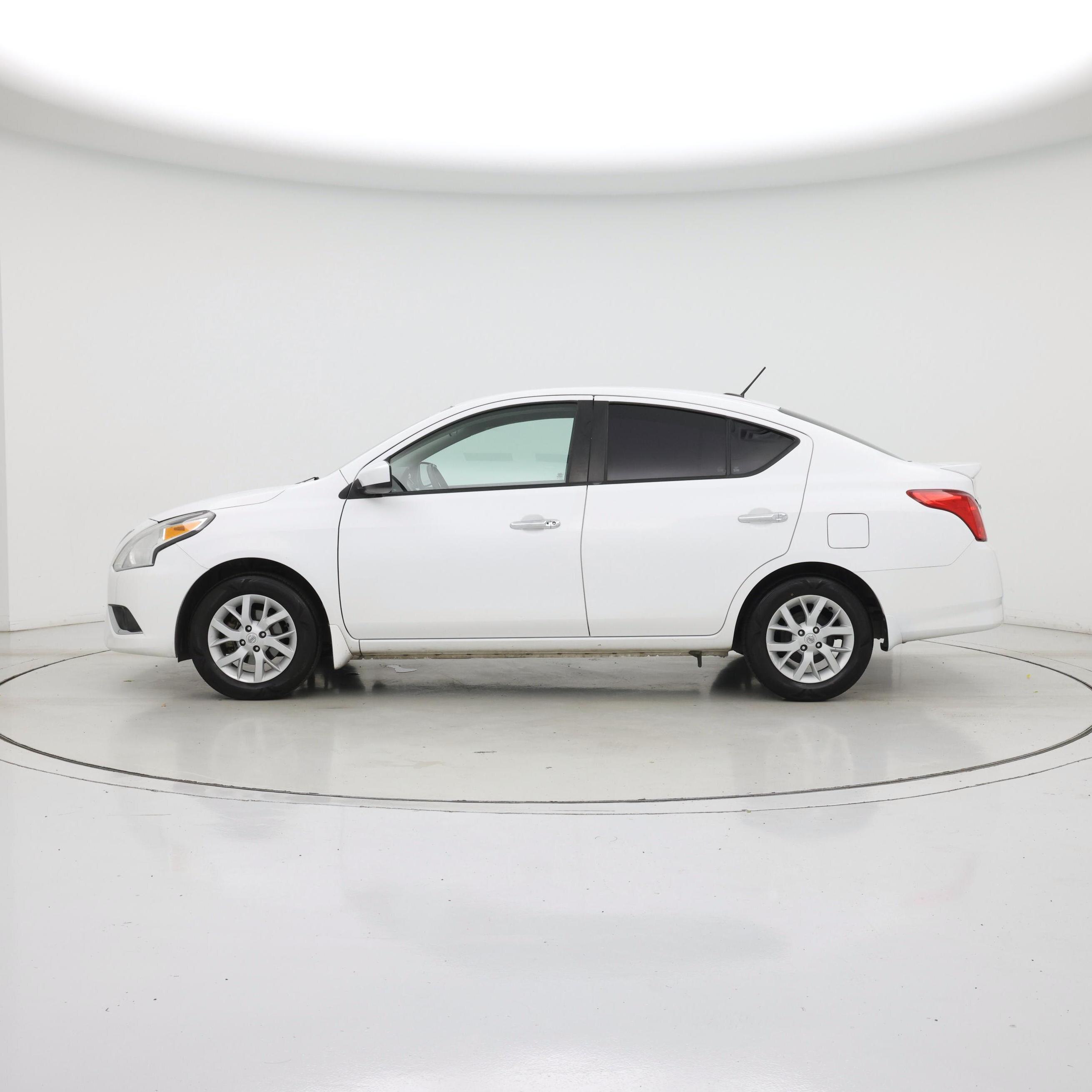 Thumbnail: 2019 Nissan Versa - 3
