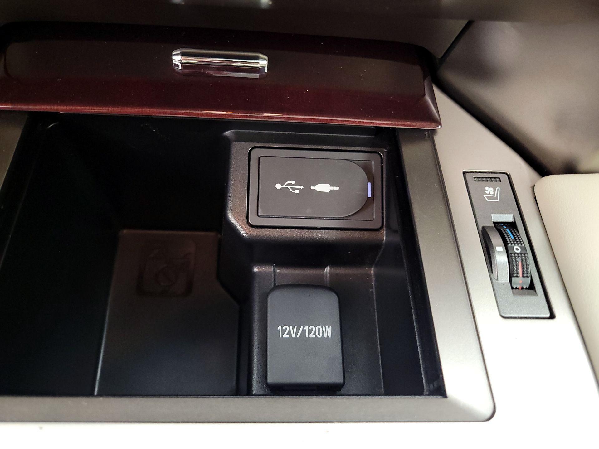 Thumbnail: 2019 Lexus GX - 19