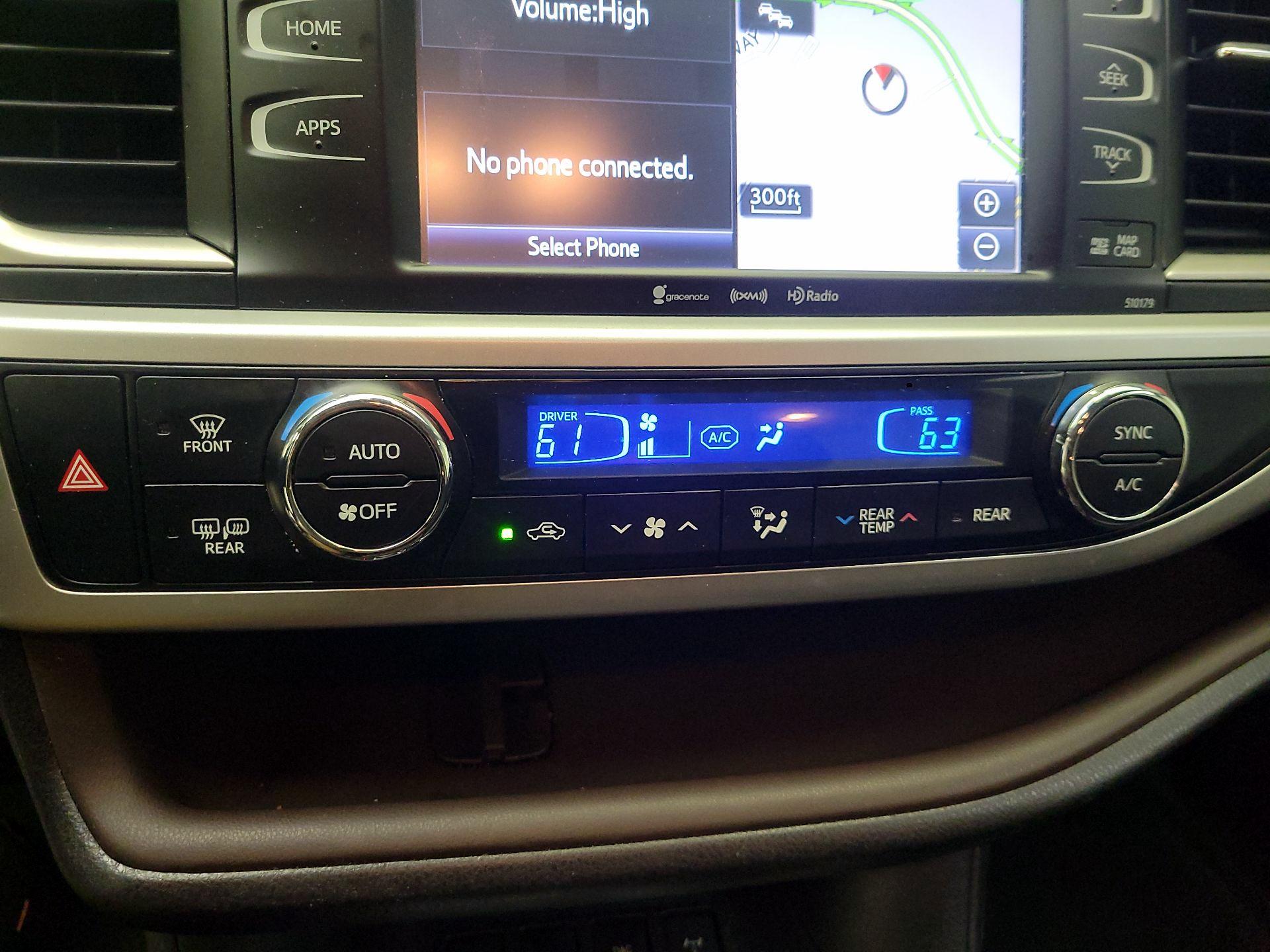 Thumbnail: 2017 Toyota Highlander - 17
