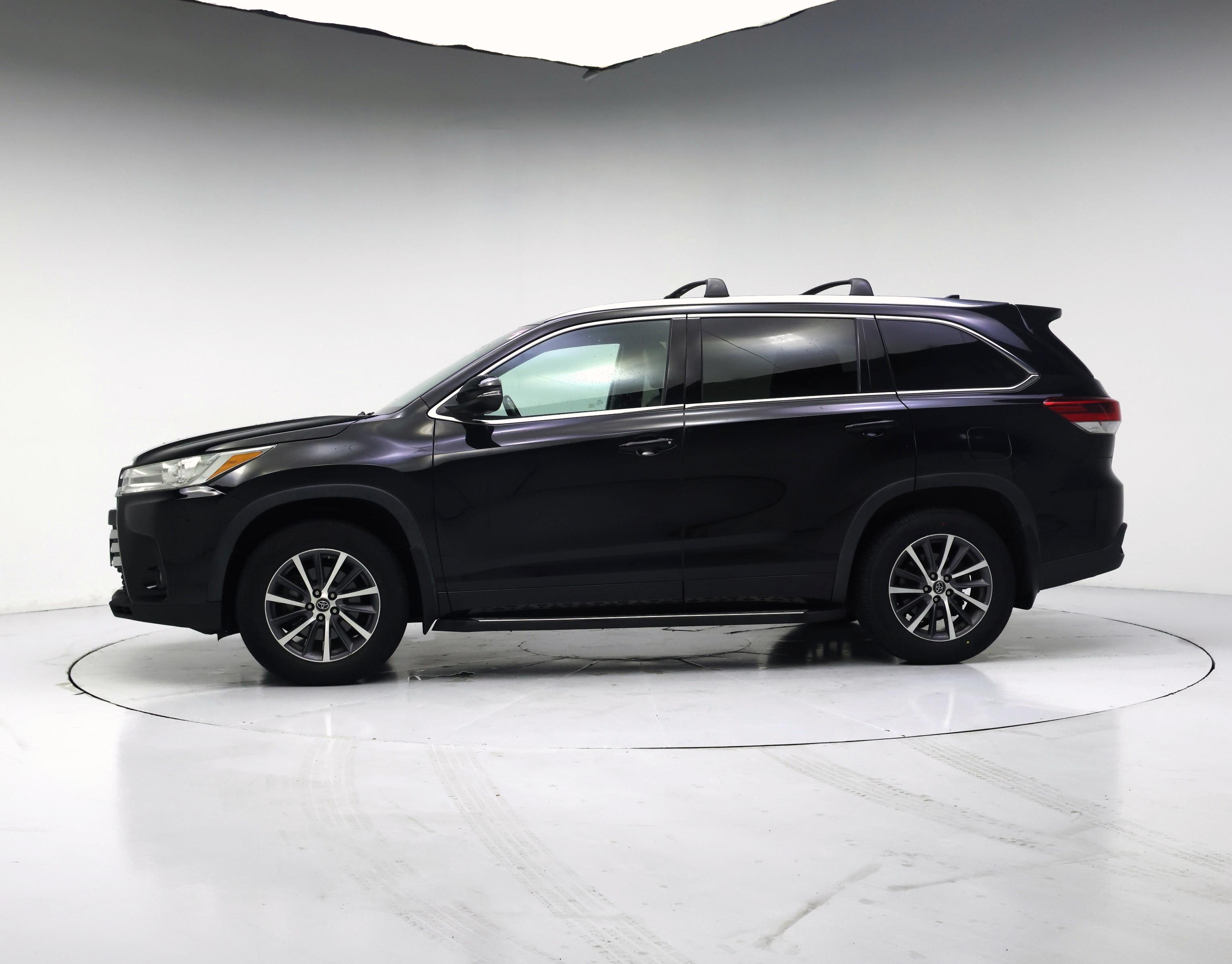 Thumbnail: 2017 Toyota Highlander - 3
