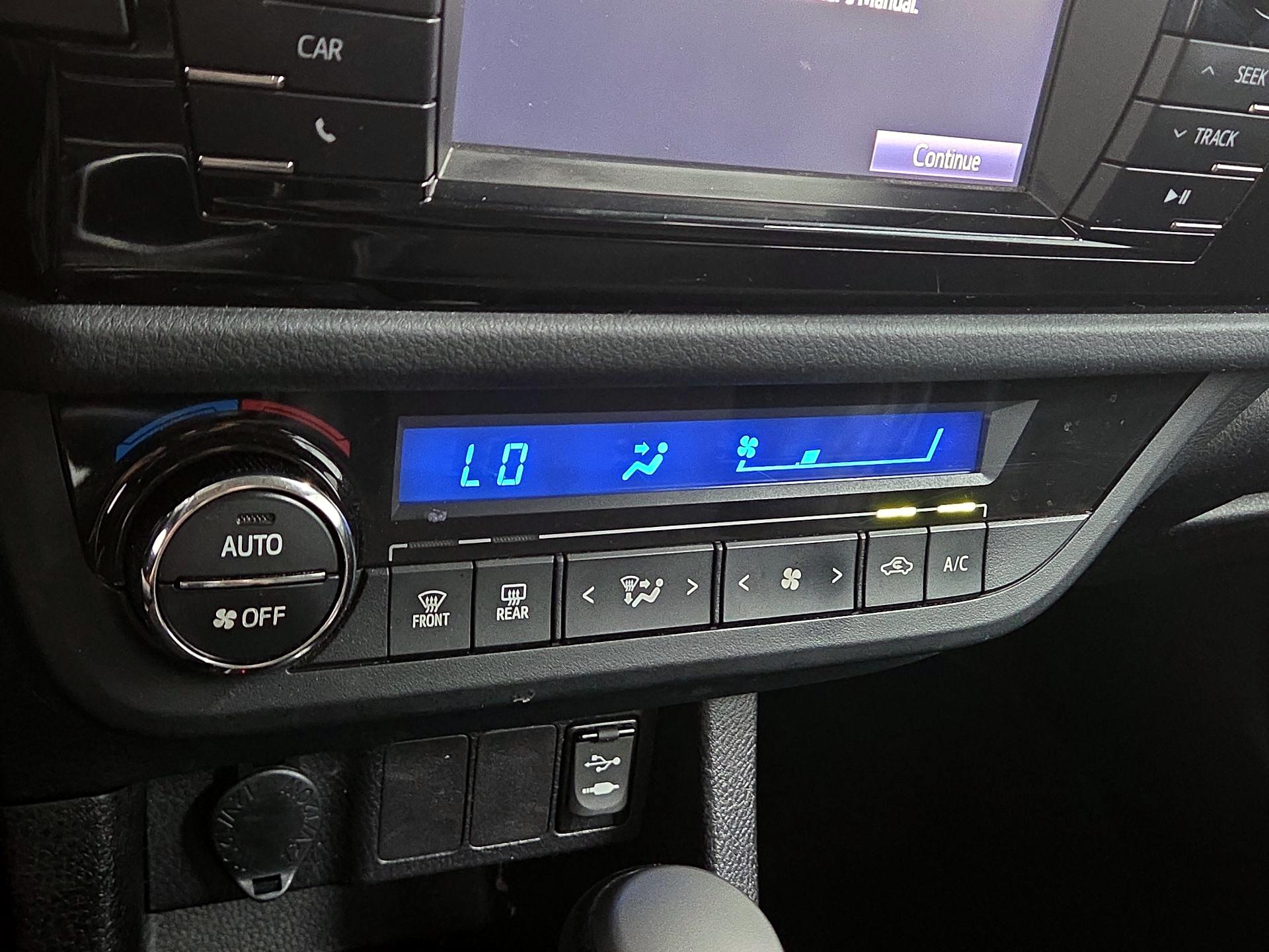 Thumbnail: 2016 Toyota Corolla - 15