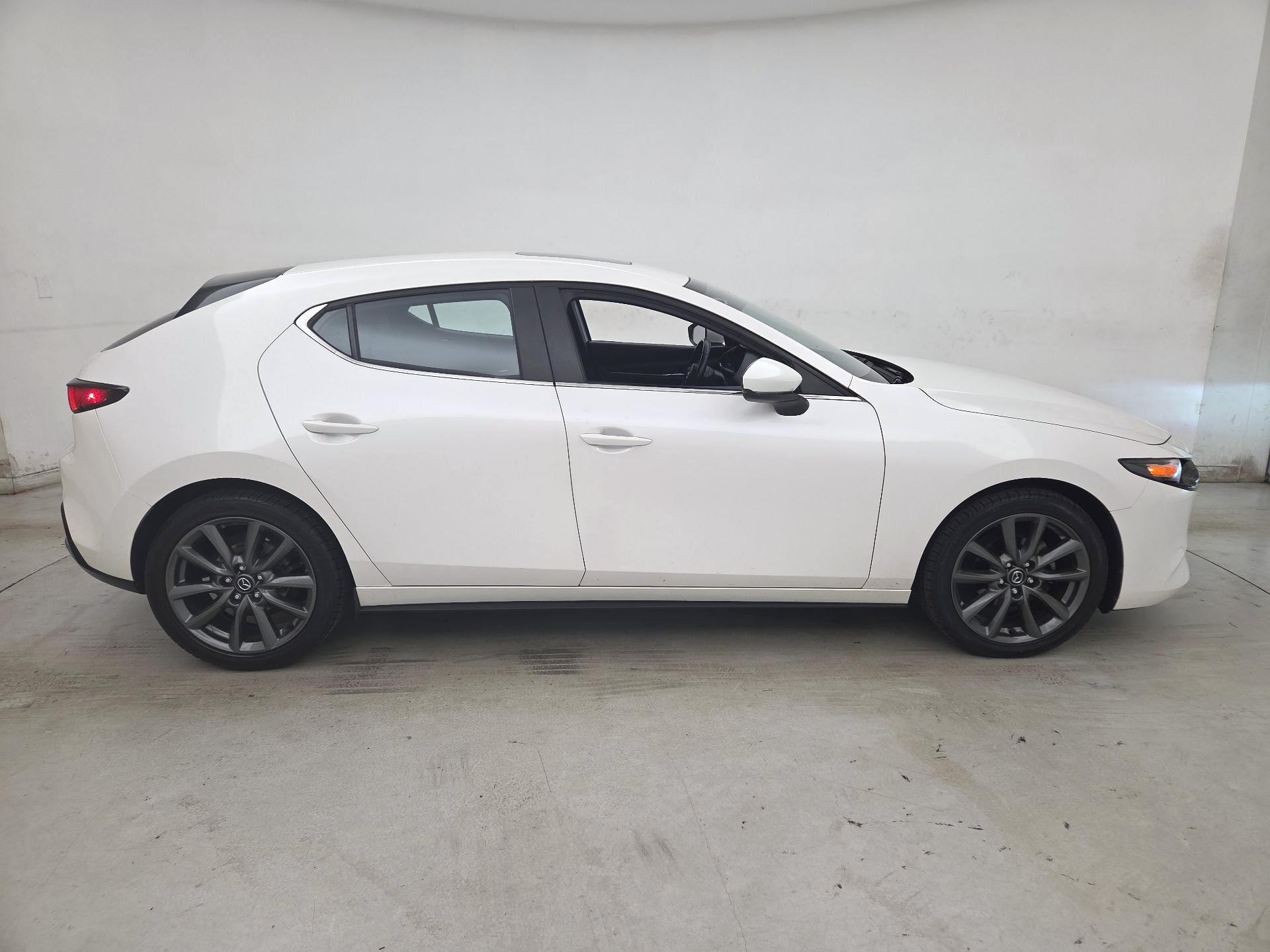 Thumbnail: 2022 Mazda Mazda3 - 4