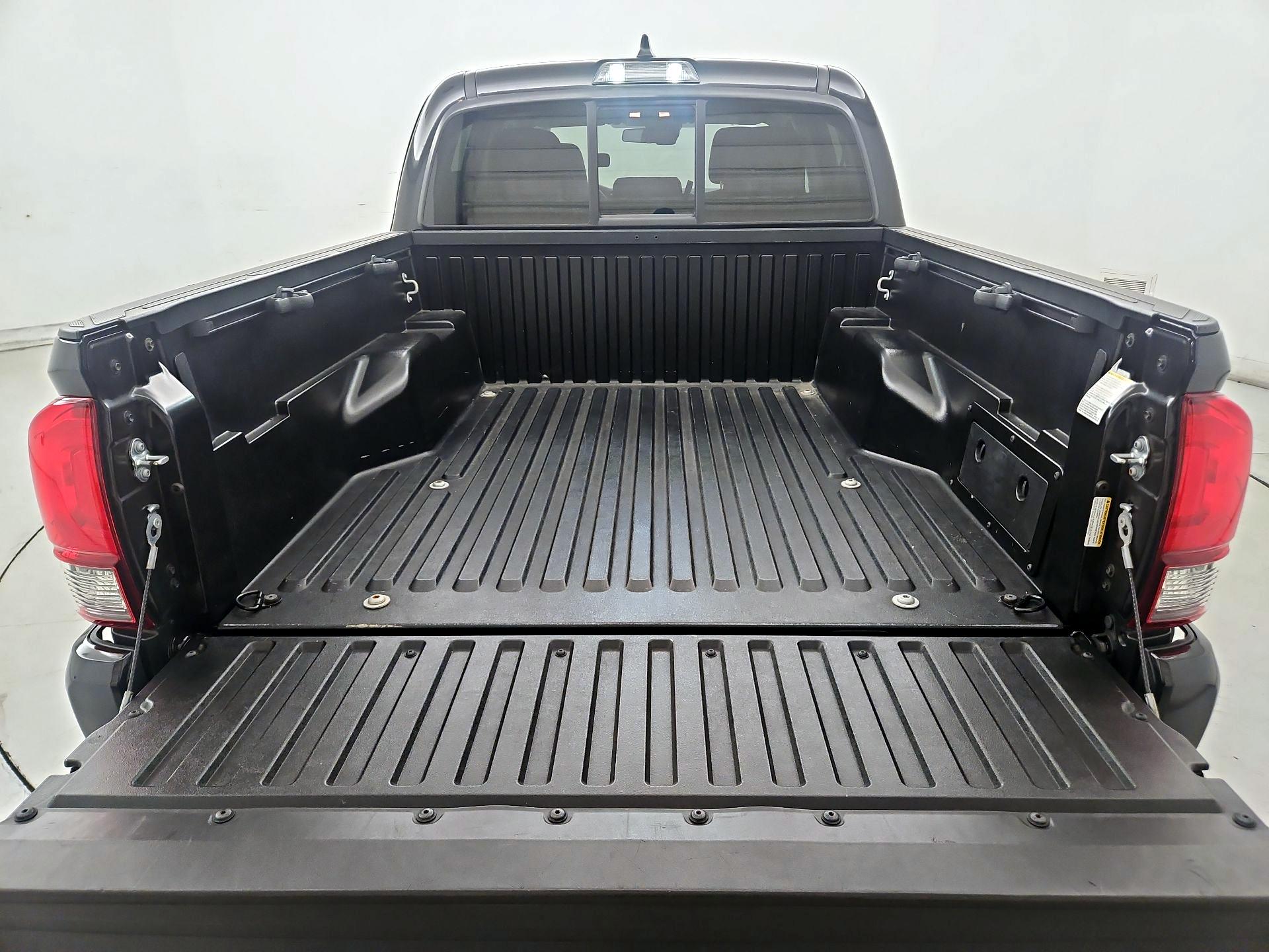 Thumbnail: 2022 Toyota Tacoma - 20