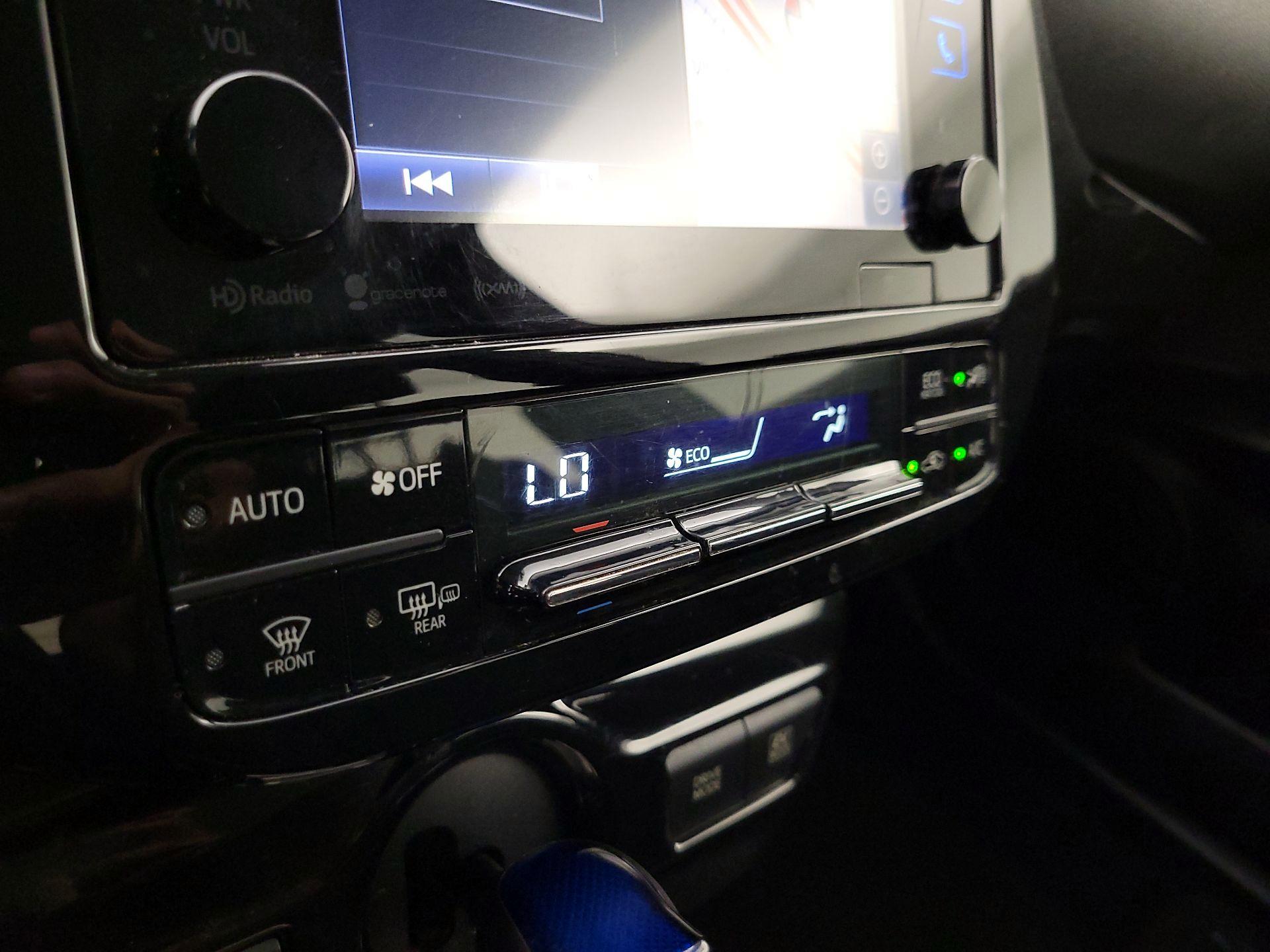 Thumbnail: 2016 Toyota Prius - 16