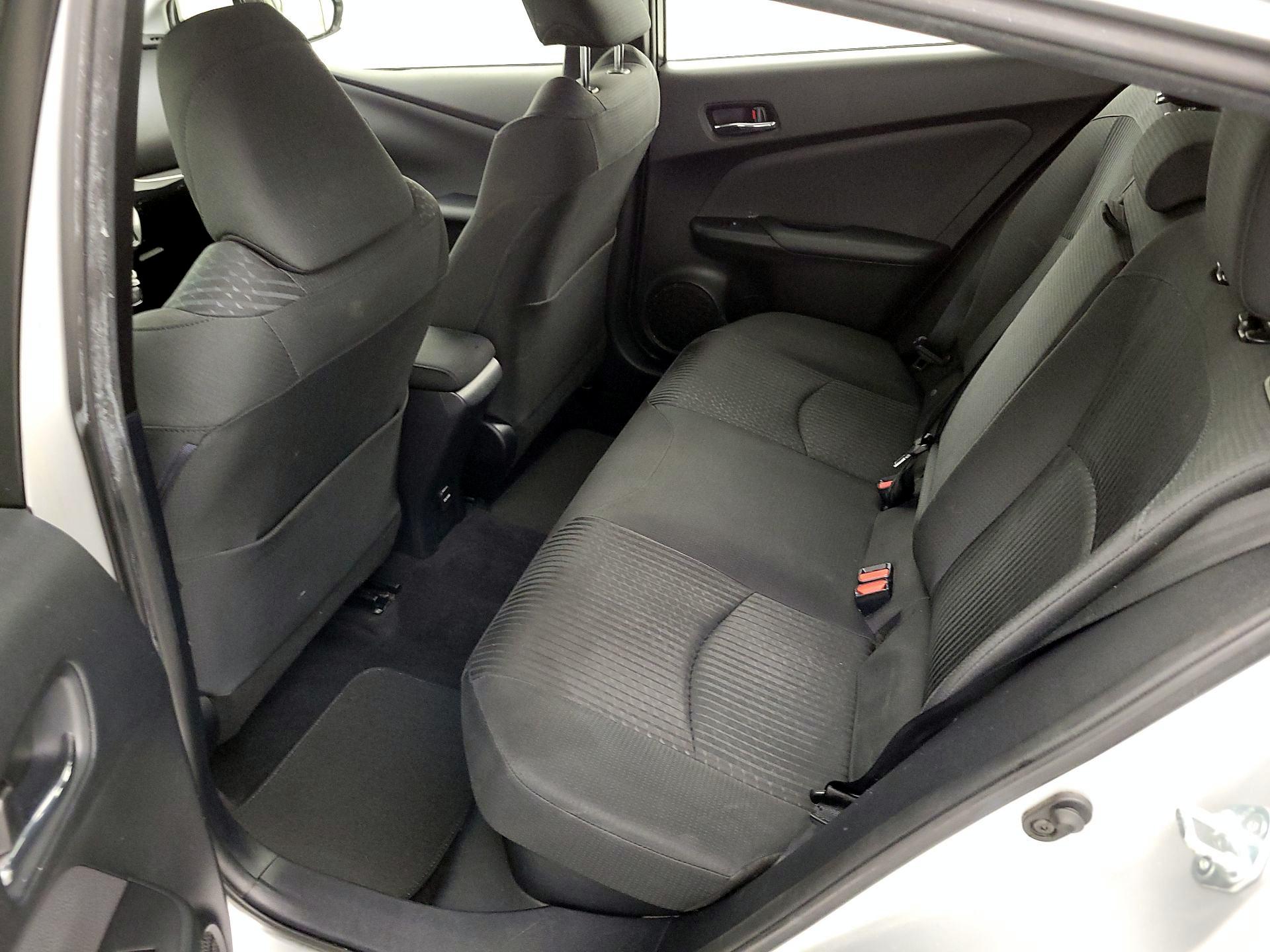 Thumbnail: 2016 Toyota Prius - 18