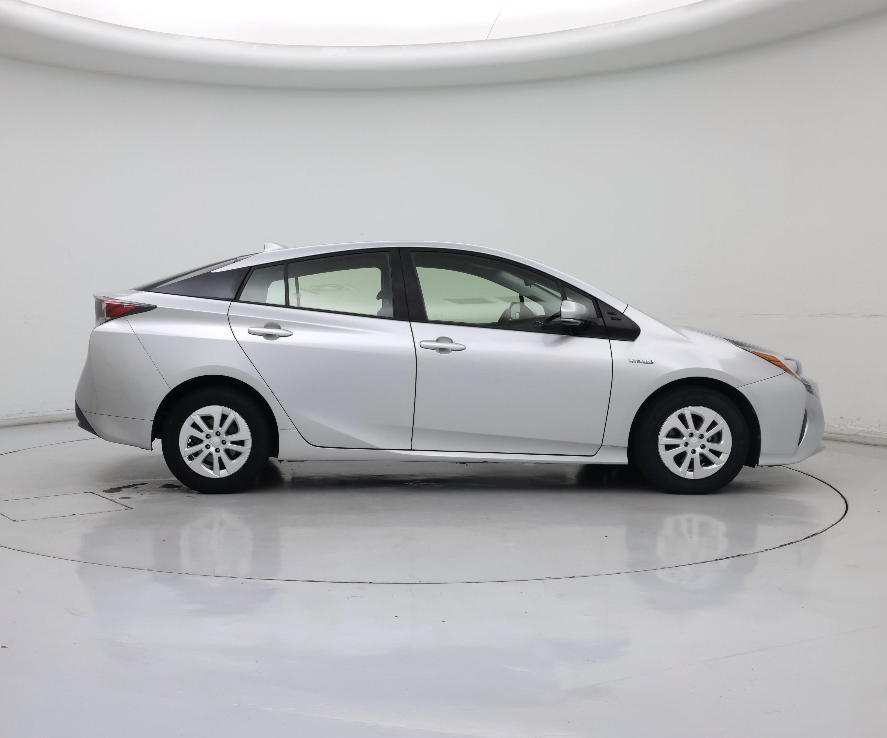 Thumbnail: 2016 Toyota Prius - 7