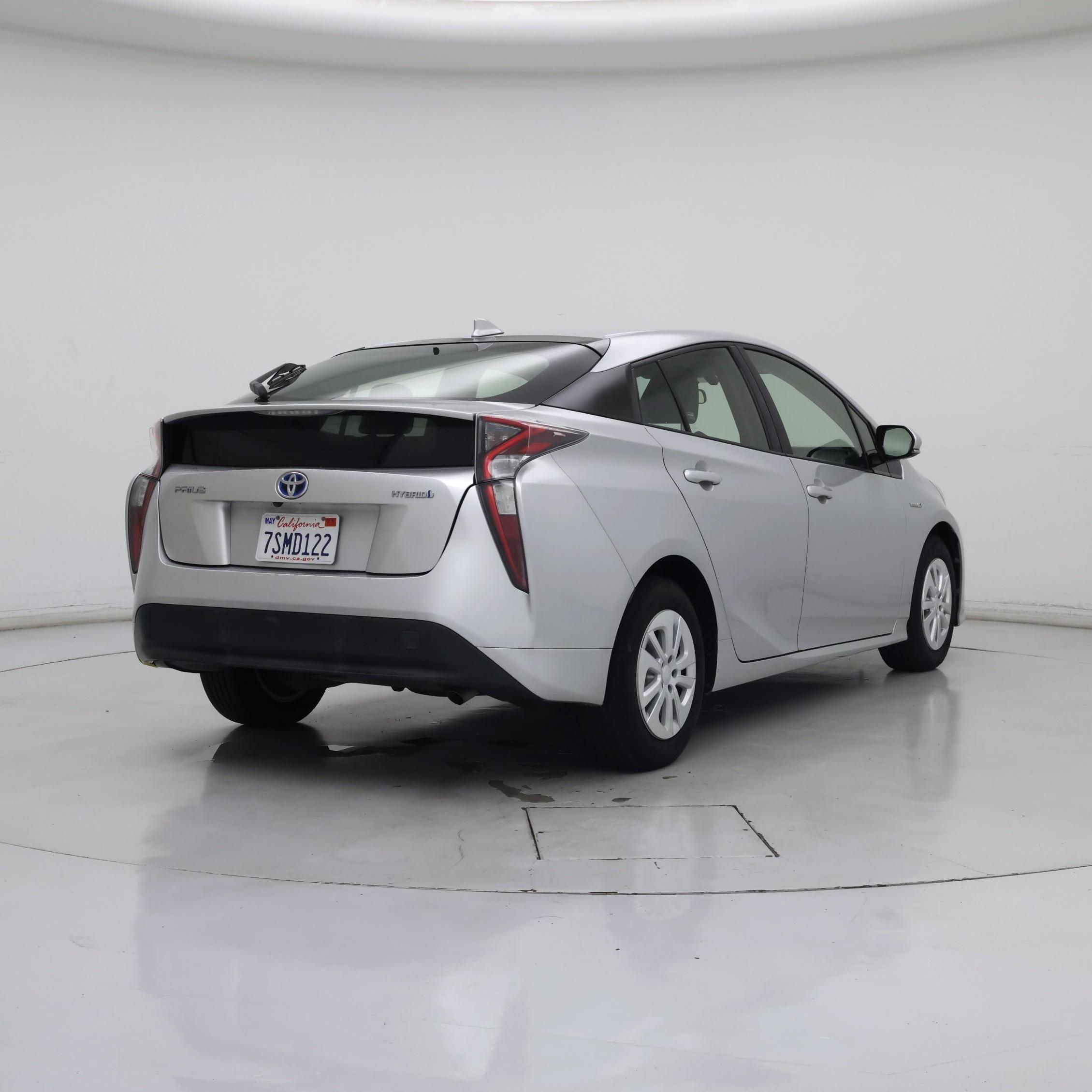 Thumbnail: 2016 Toyota Prius - 8