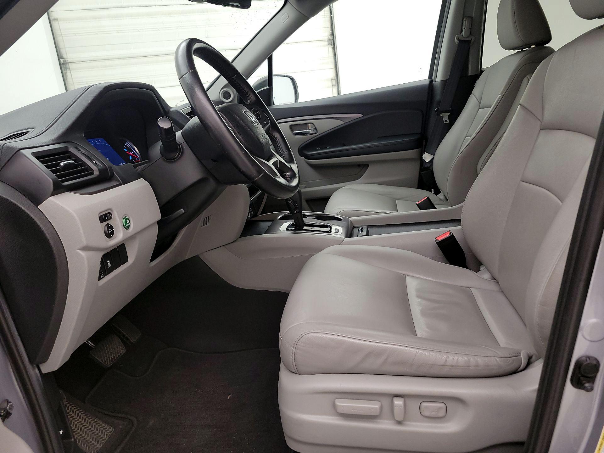 Thumbnail: 2020 Honda Pilot - 11