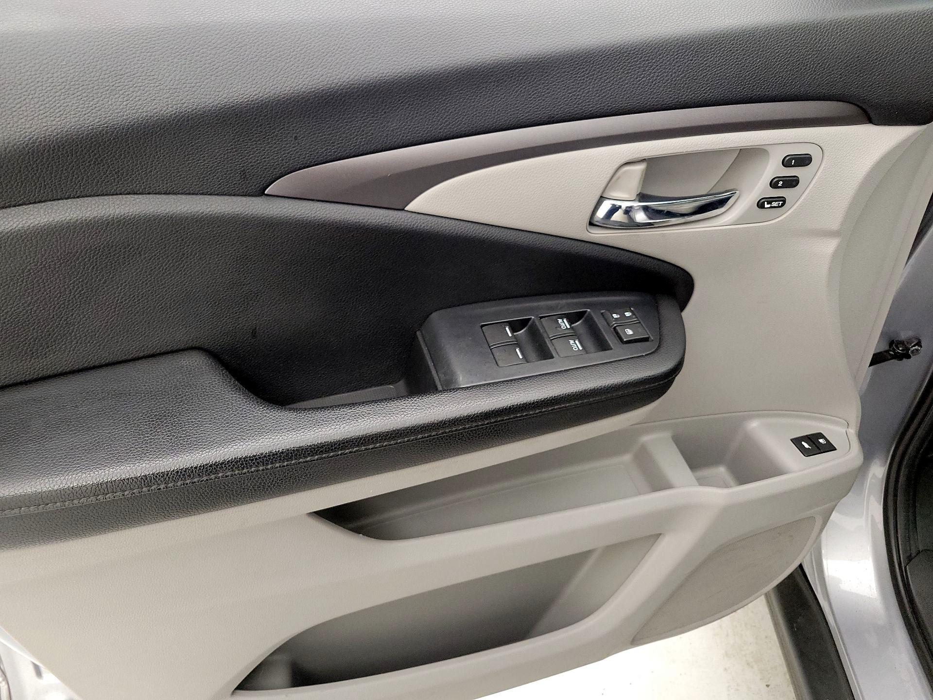 Thumbnail: 2020 Honda Pilot - 12