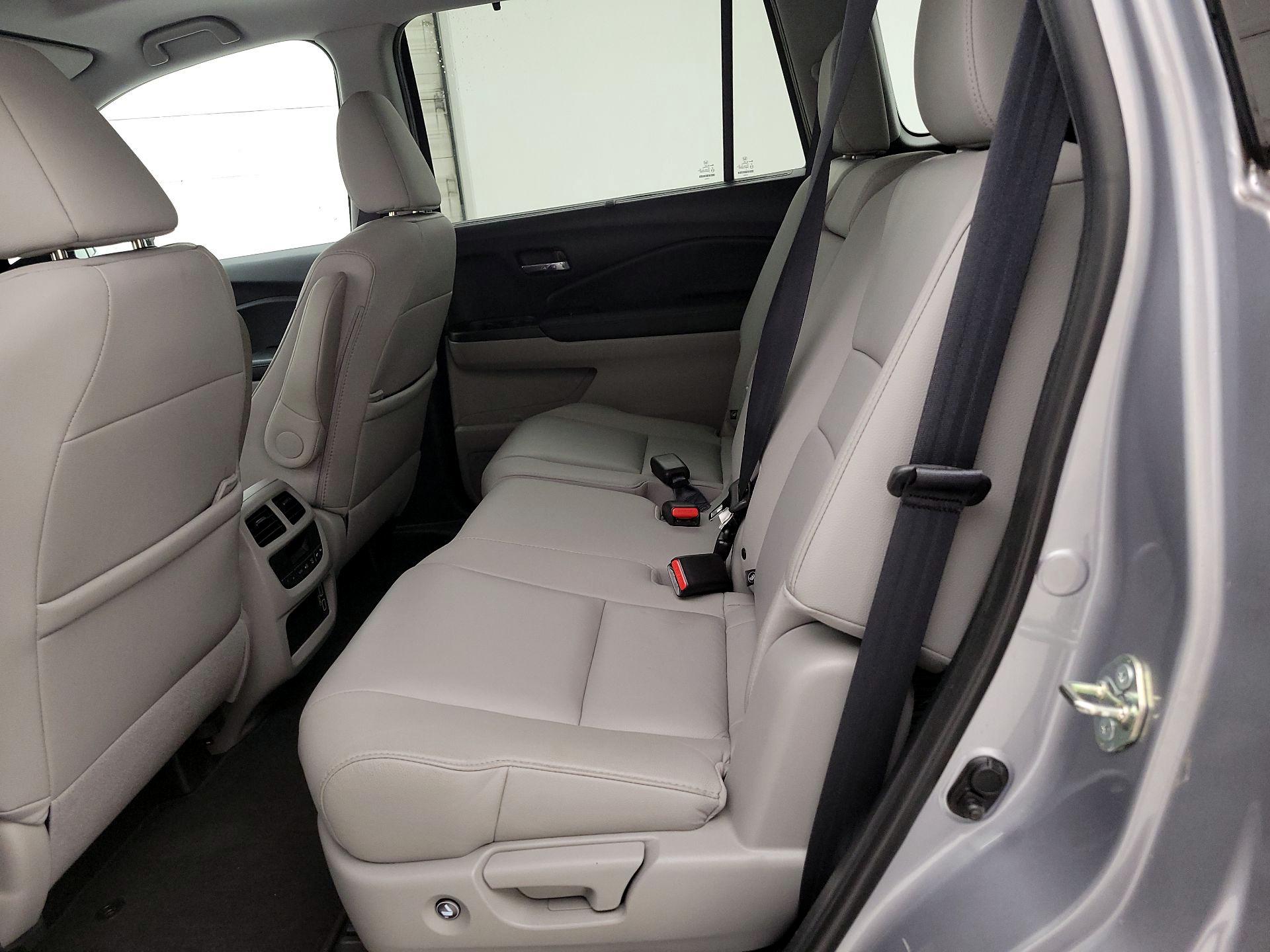 Thumbnail: 2020 Honda Pilot - 19
