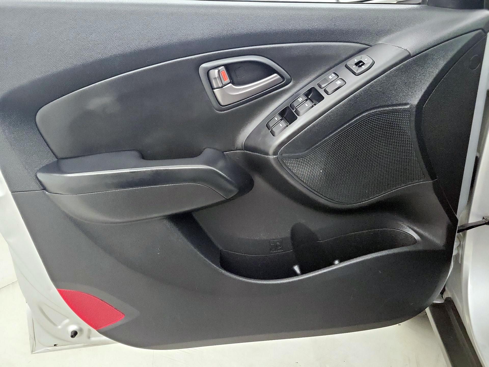 Thumbnail: 2014 Hyundai Tucson - 12