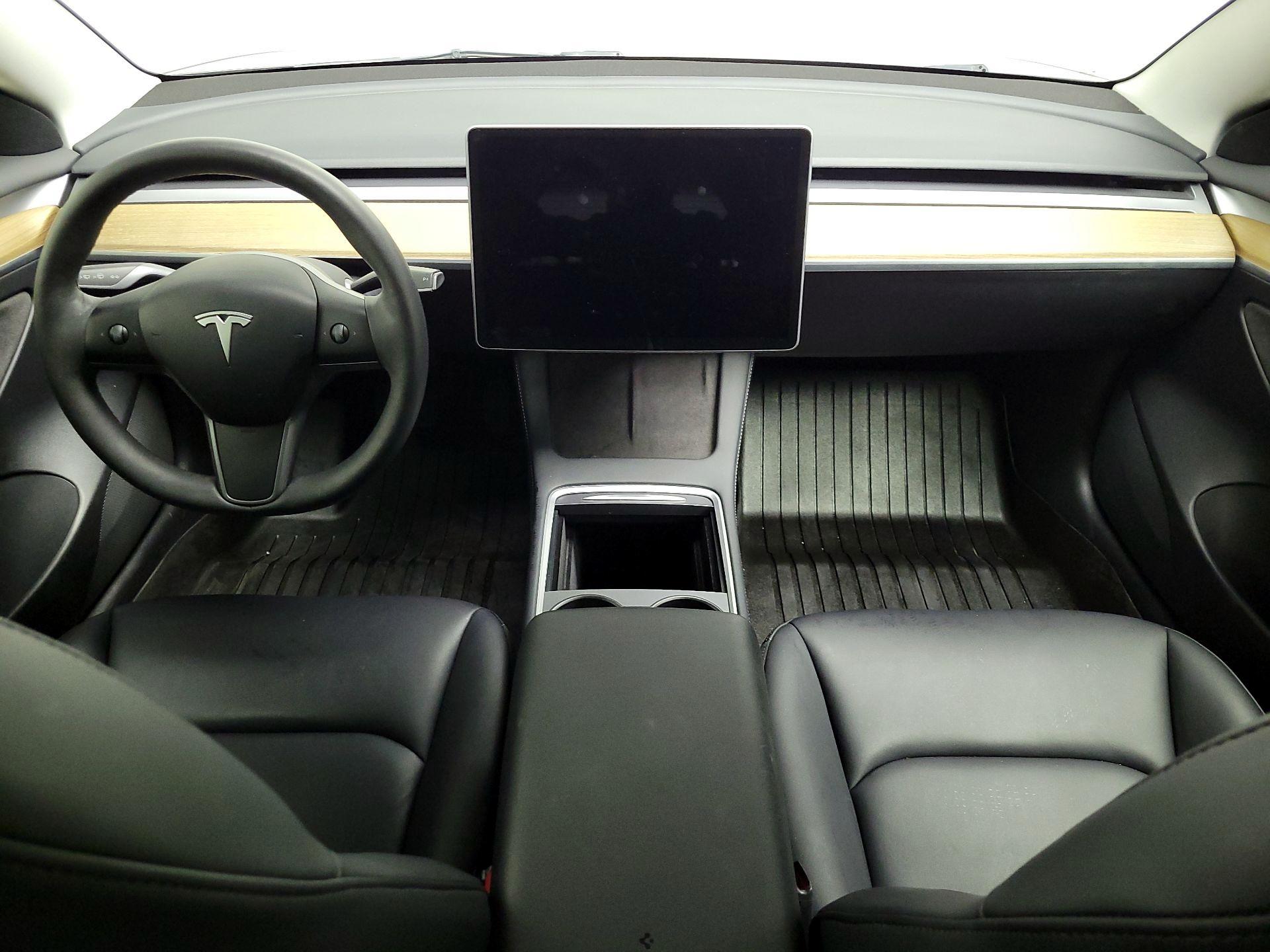 Thumbnail: 2023 Tesla Model 3 - 9