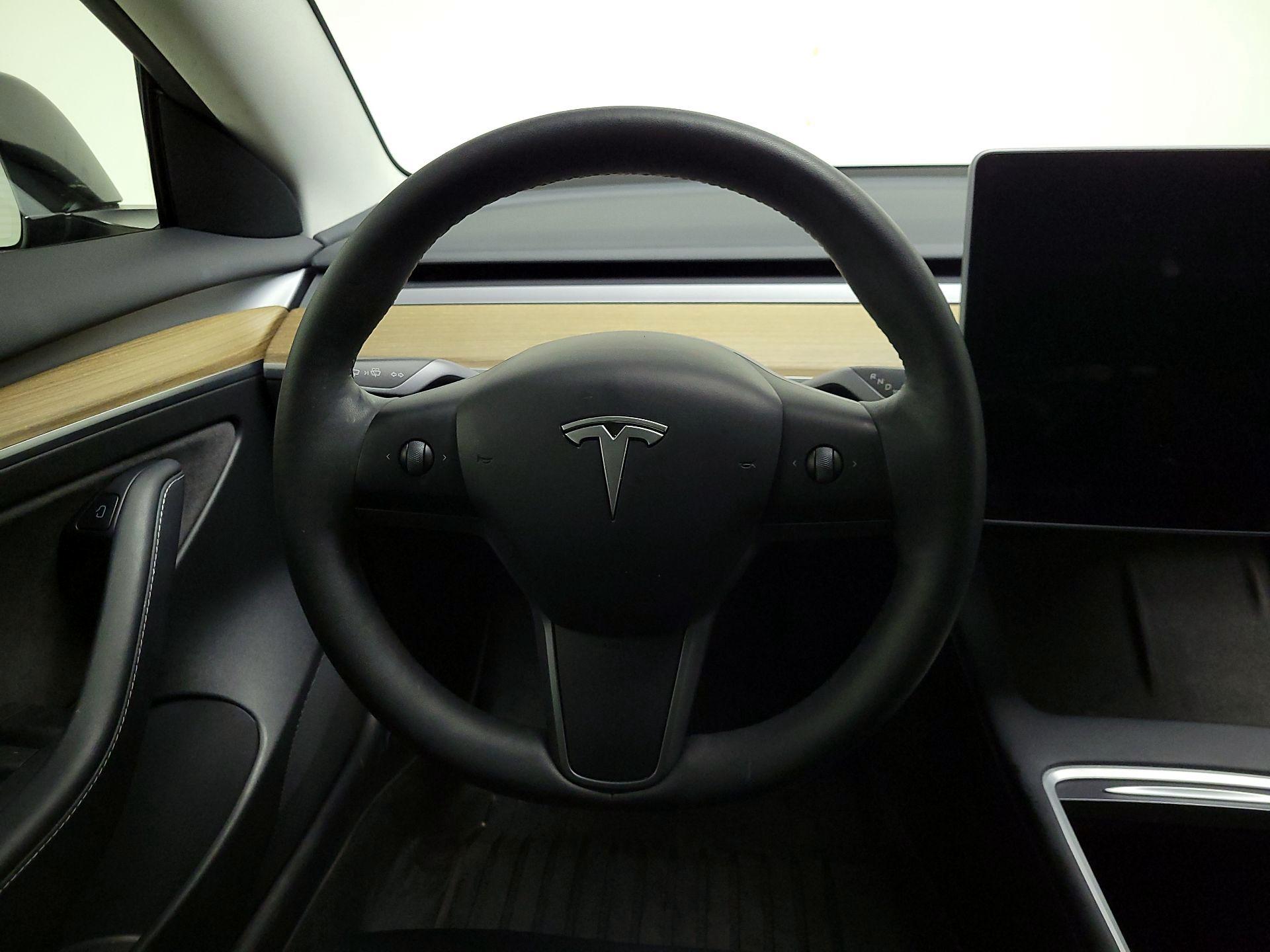 Thumbnail: 2023 Tesla Model 3 - 10