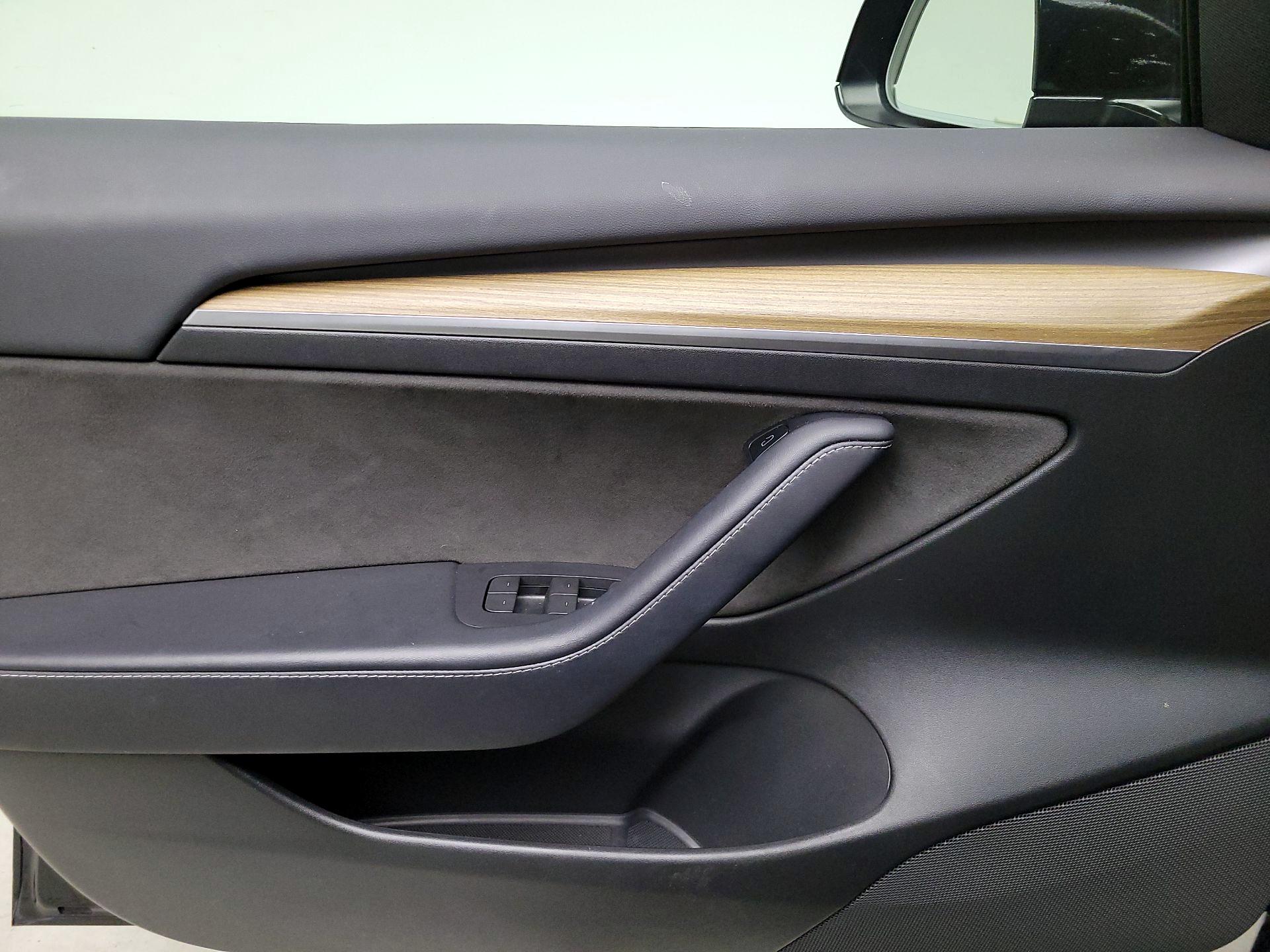 Thumbnail: 2023 Tesla Model 3 - 12