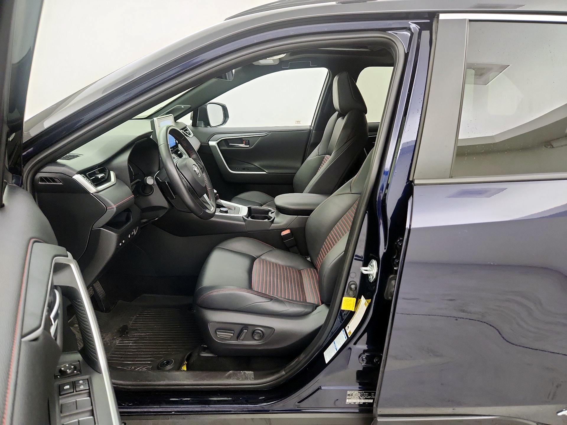 Thumbnail: 2021 Toyota RAV4 - 11