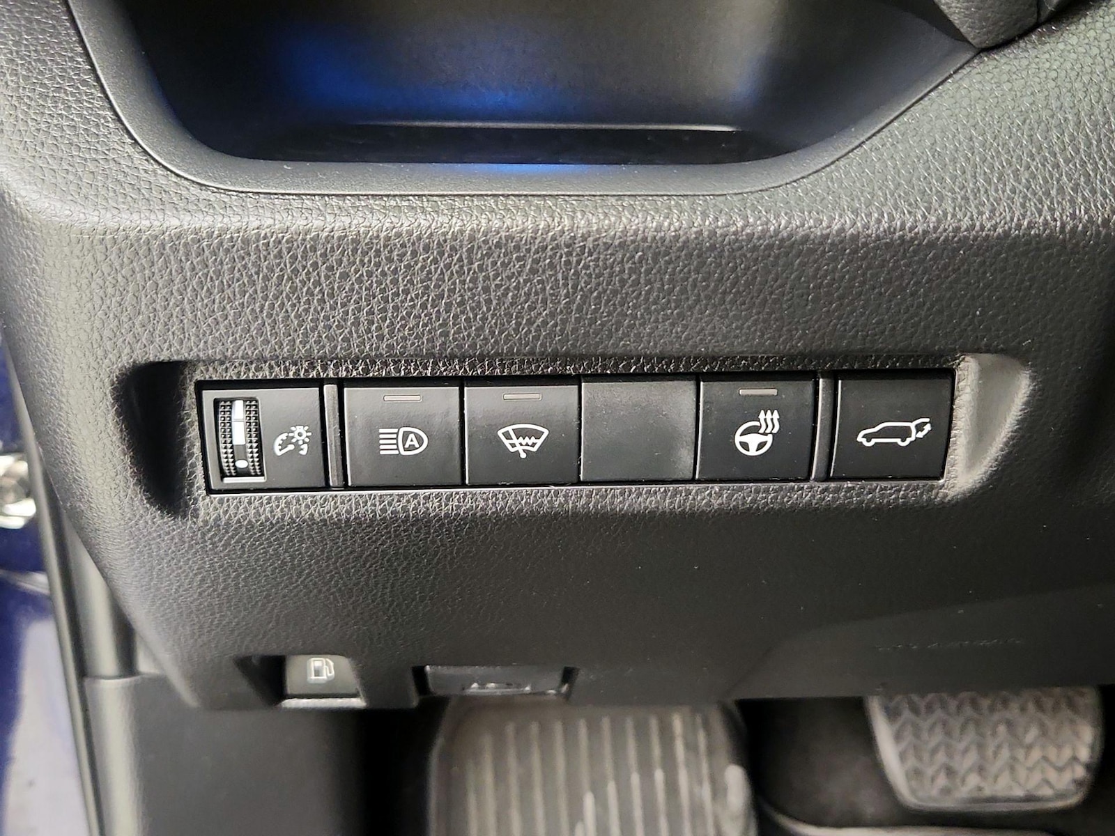 2021 Toyota RAV4 XSE - Photo 14