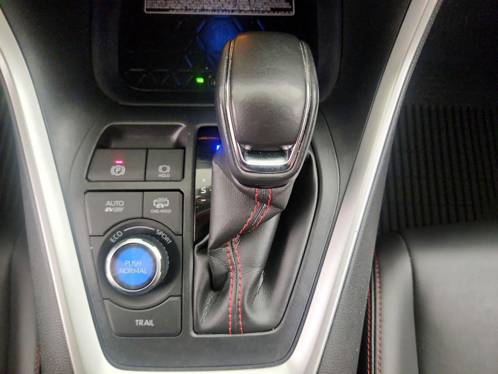 2021 Toyota RAV4 XSE - Photo 19