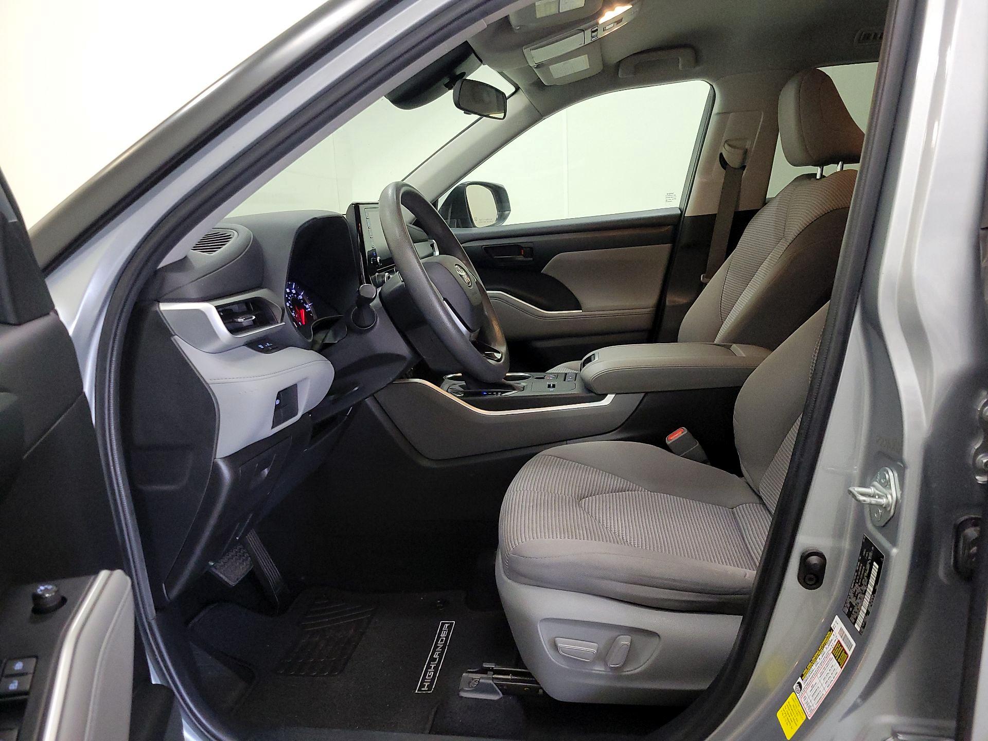 Thumbnail: 2021 Toyota Highlander - 11