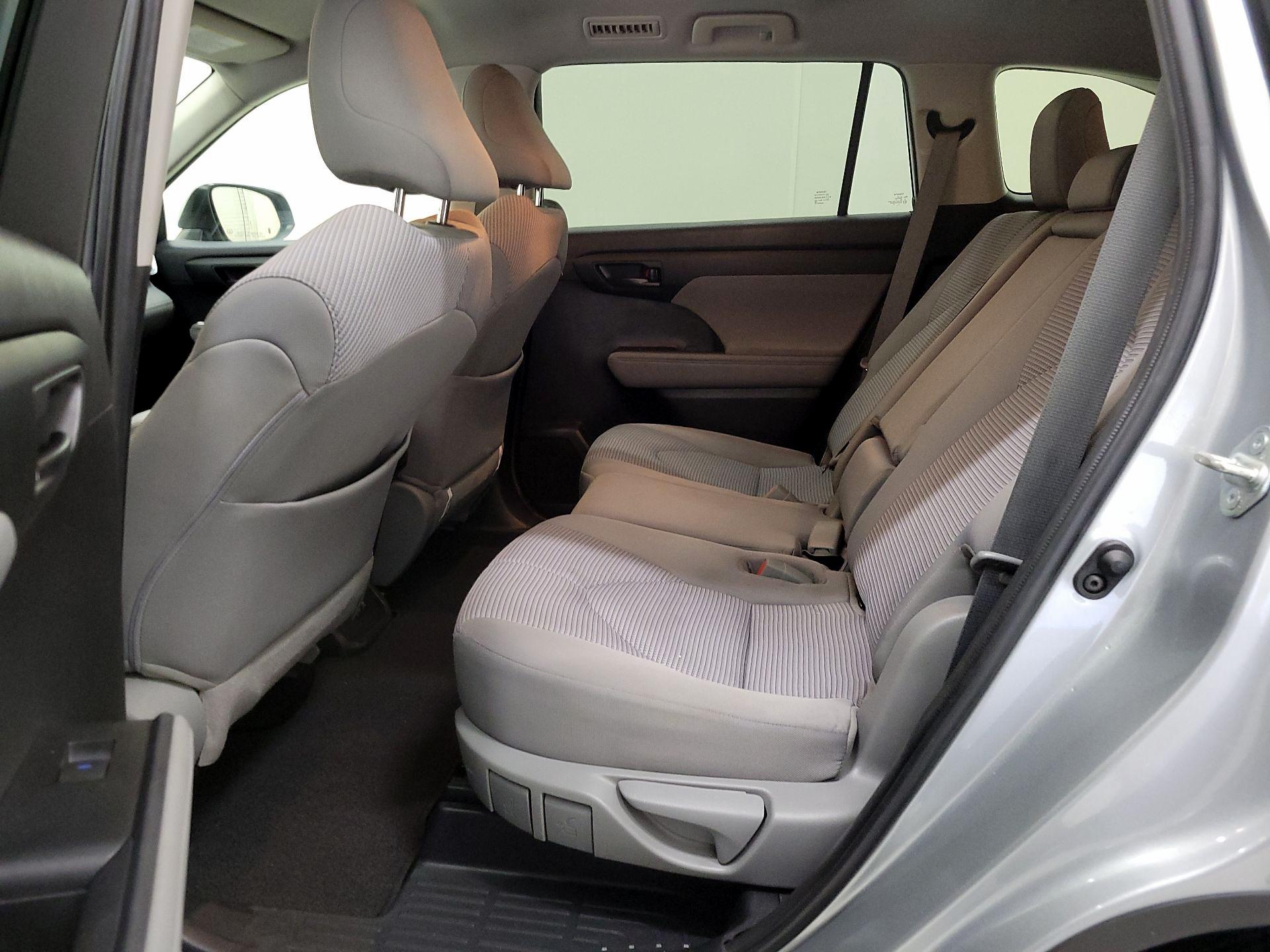 Thumbnail: 2021 Toyota Highlander - 18