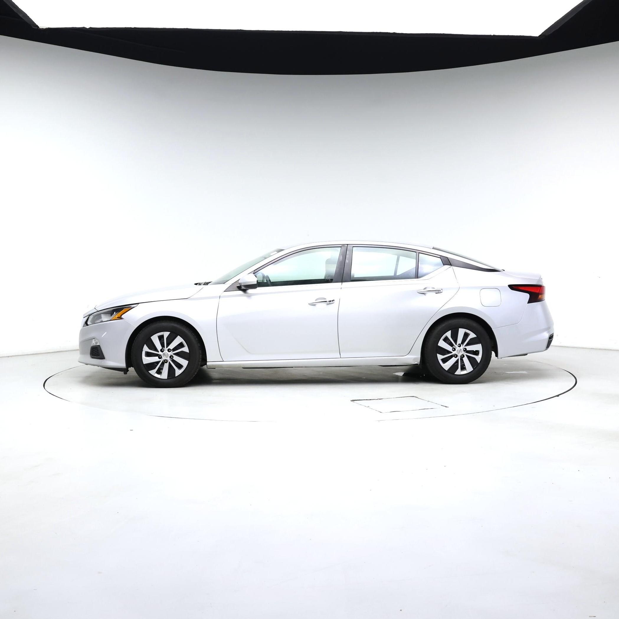 Thumbnail: 2020 Nissan Altima - 3