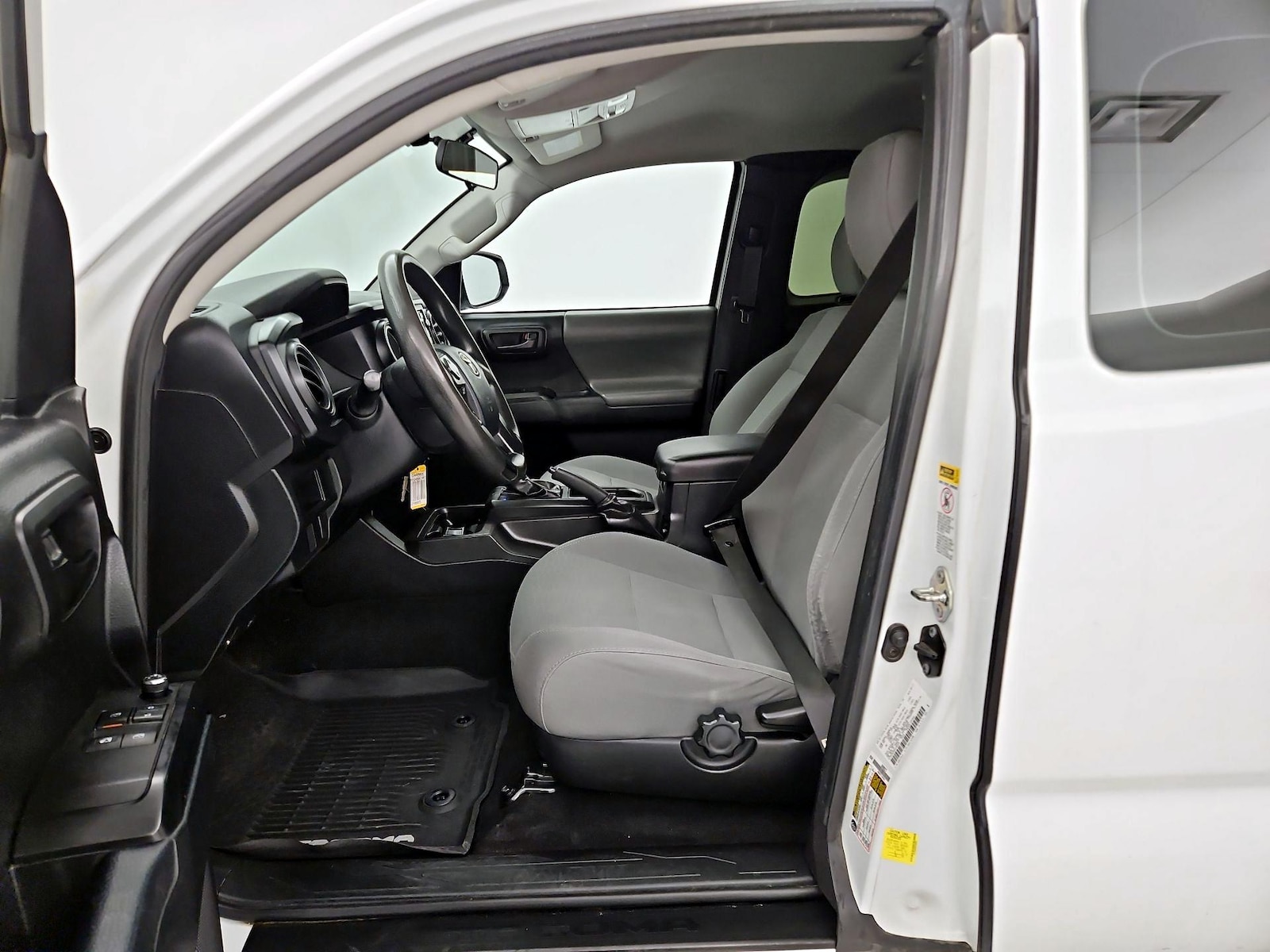 2017 Toyota Tacoma SR - Photo 12