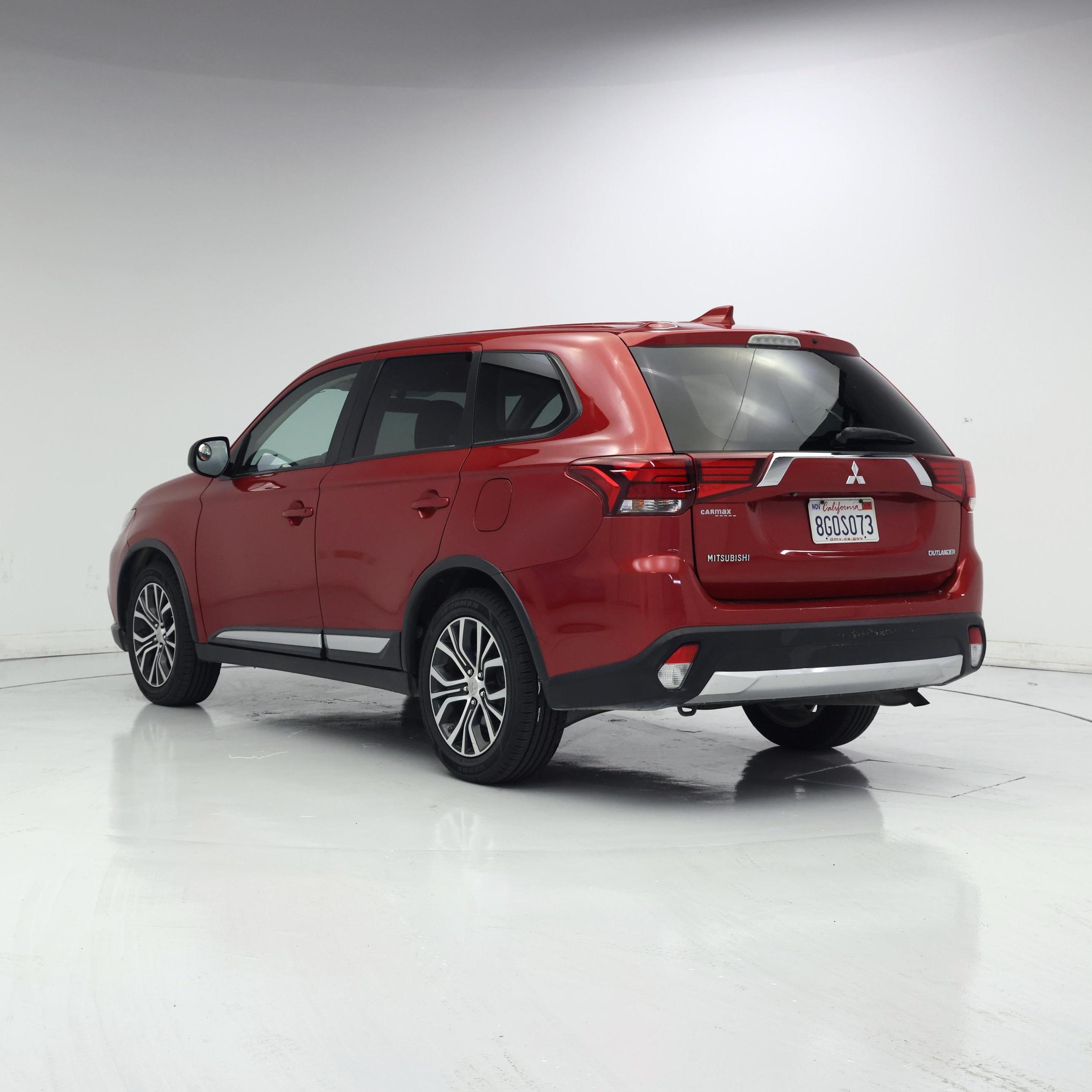 Thumbnail: 2017 Mitsubishi Outlander - 2