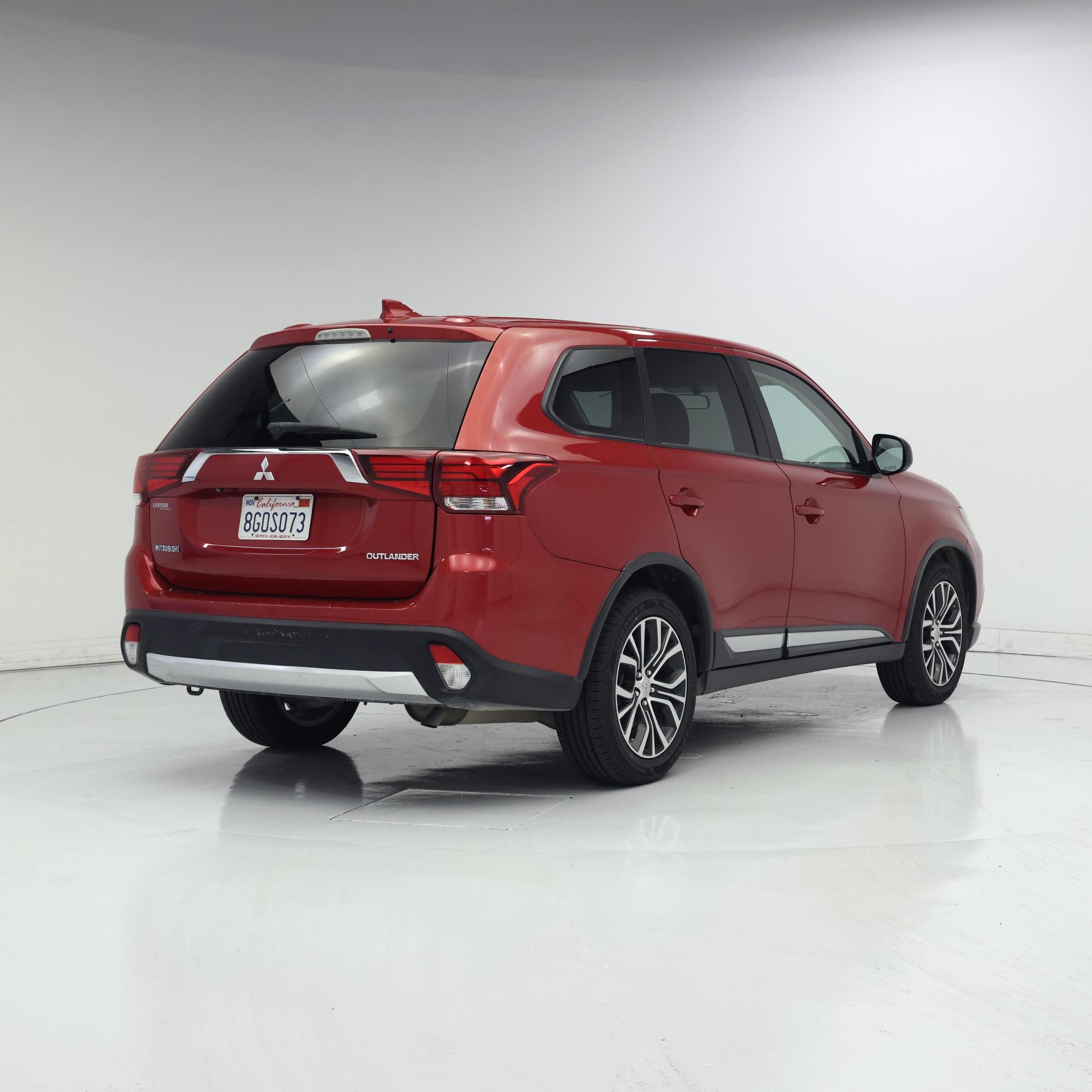 Thumbnail: 2017 Mitsubishi Outlander - 8