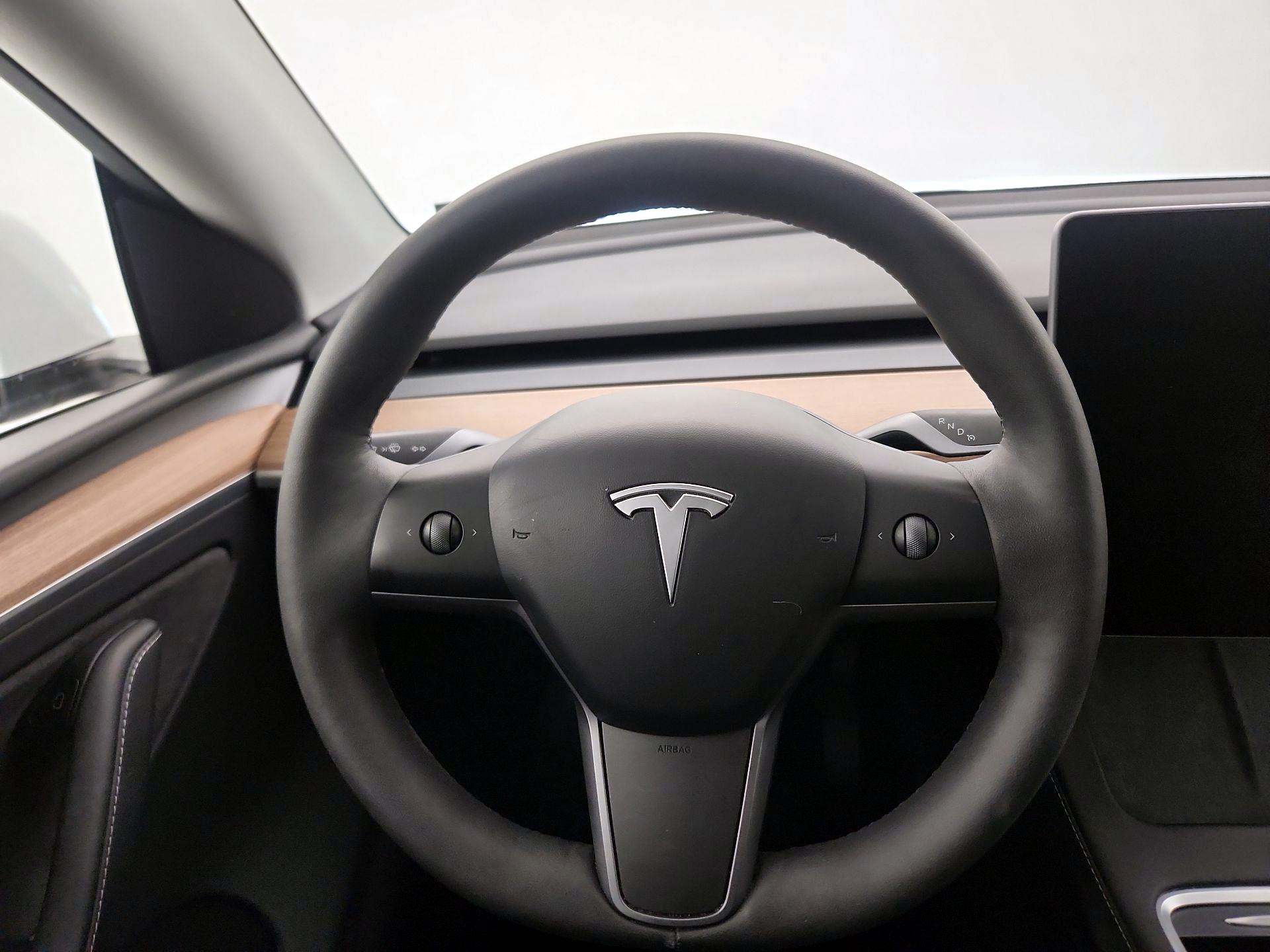 Thumbnail: 2023 Tesla Model Y - 10