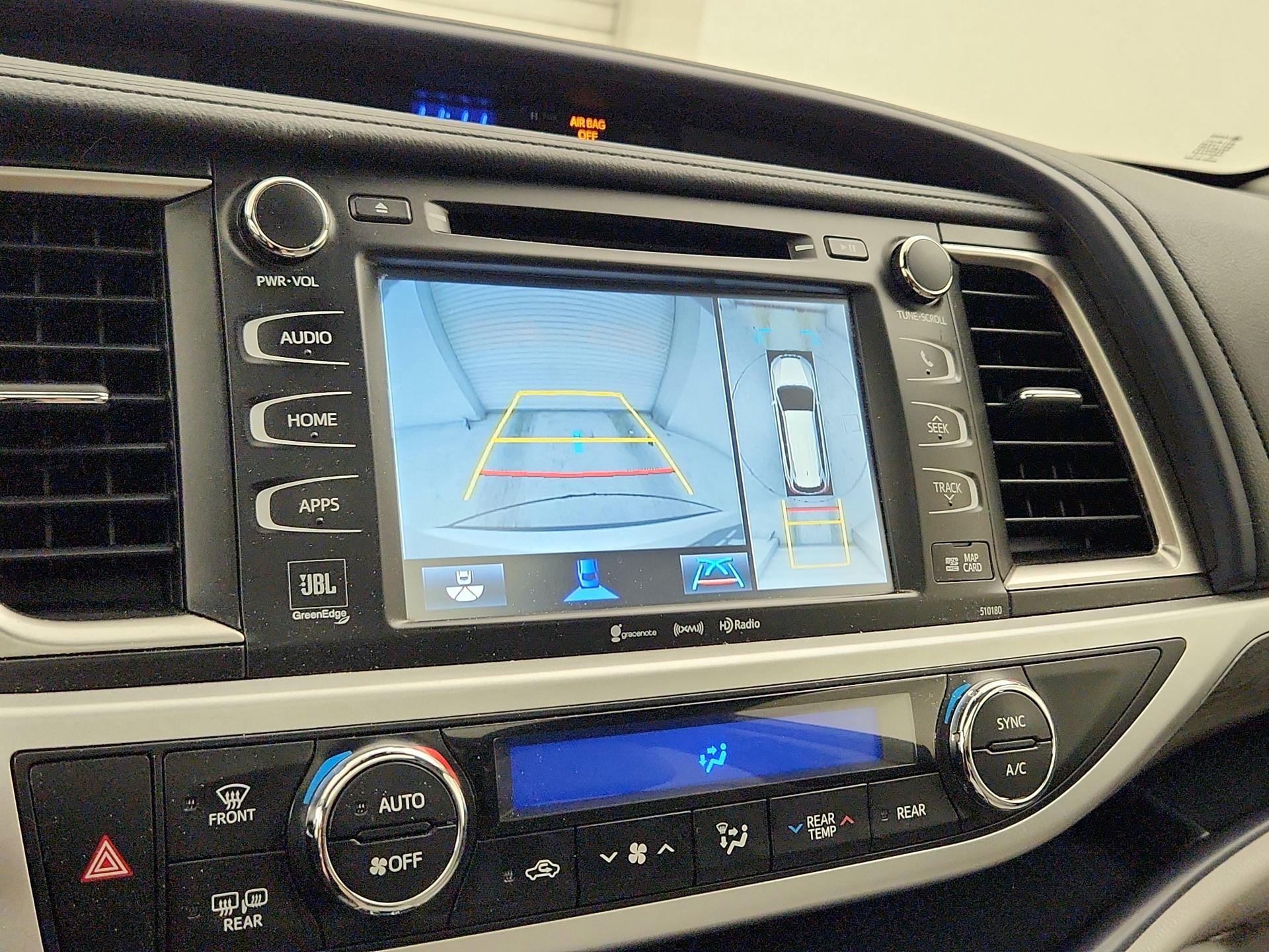 Thumbnail: 2017 Toyota Highlander - 14