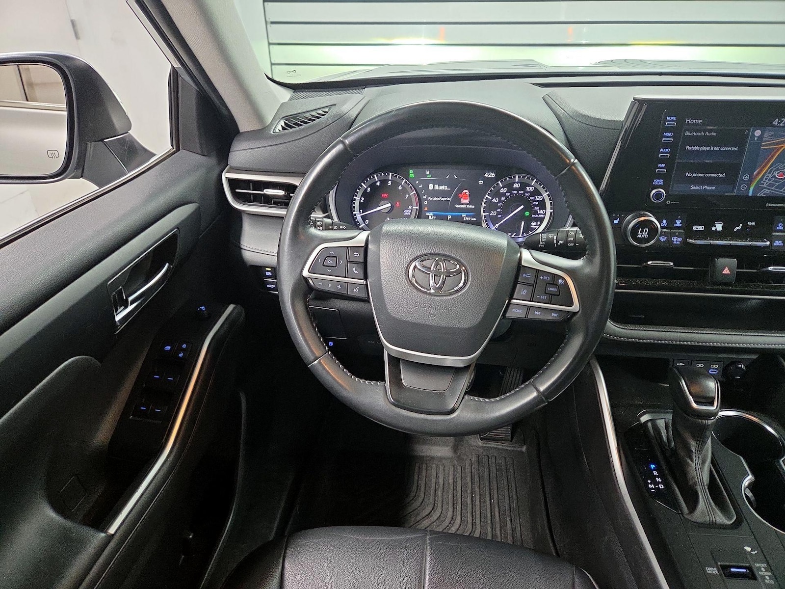 2022 Toyota Highlander XLE - Photo 11