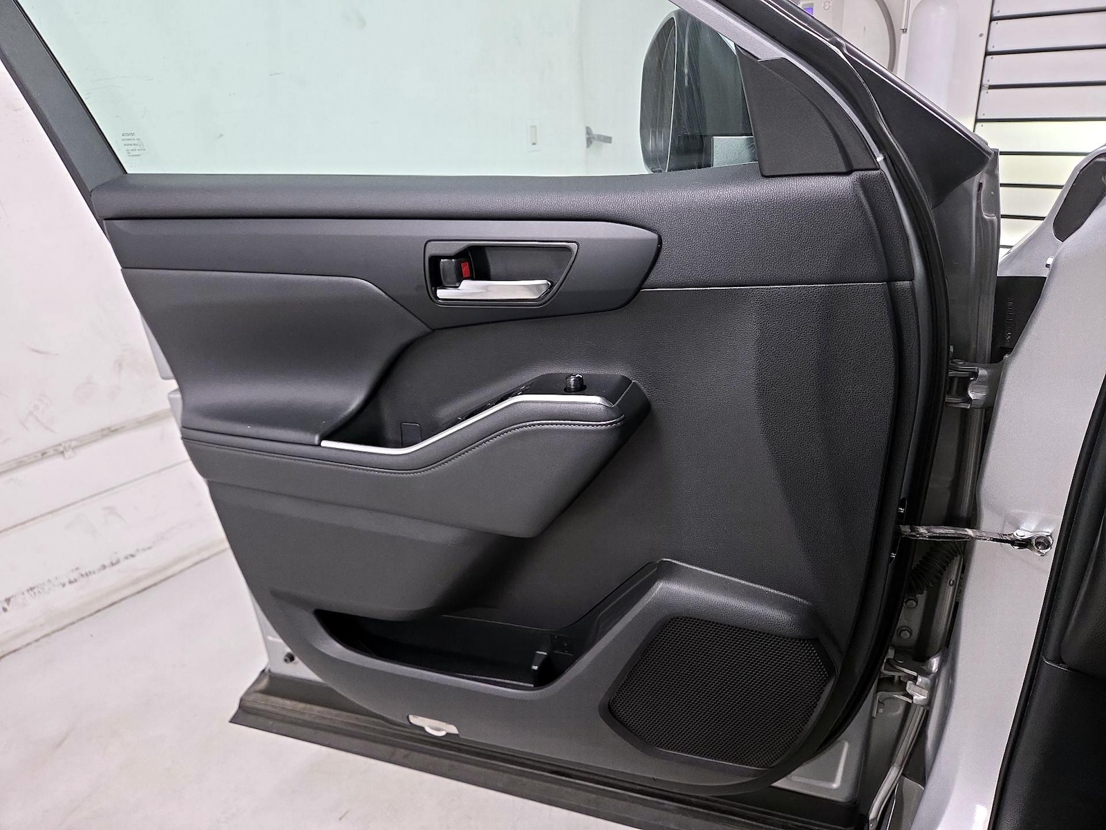 2022 Toyota Highlander XLE - Photo 13