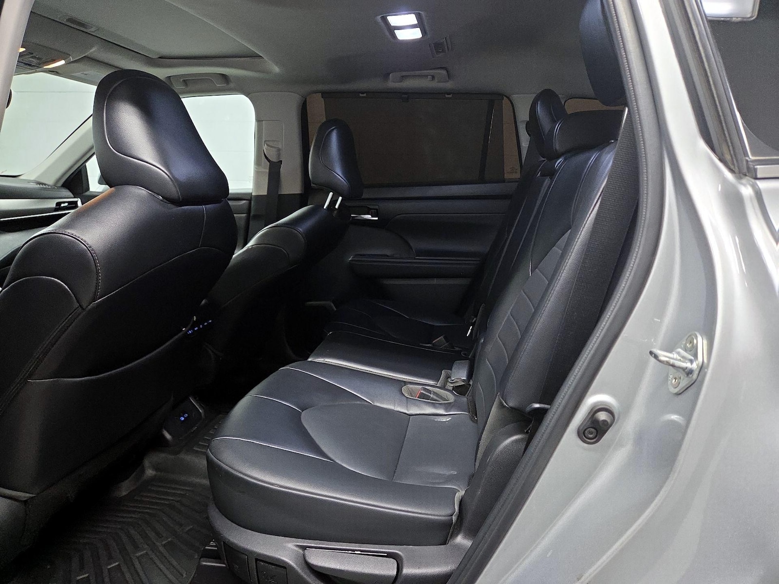 2022 Toyota Highlander XLE - Photo 19