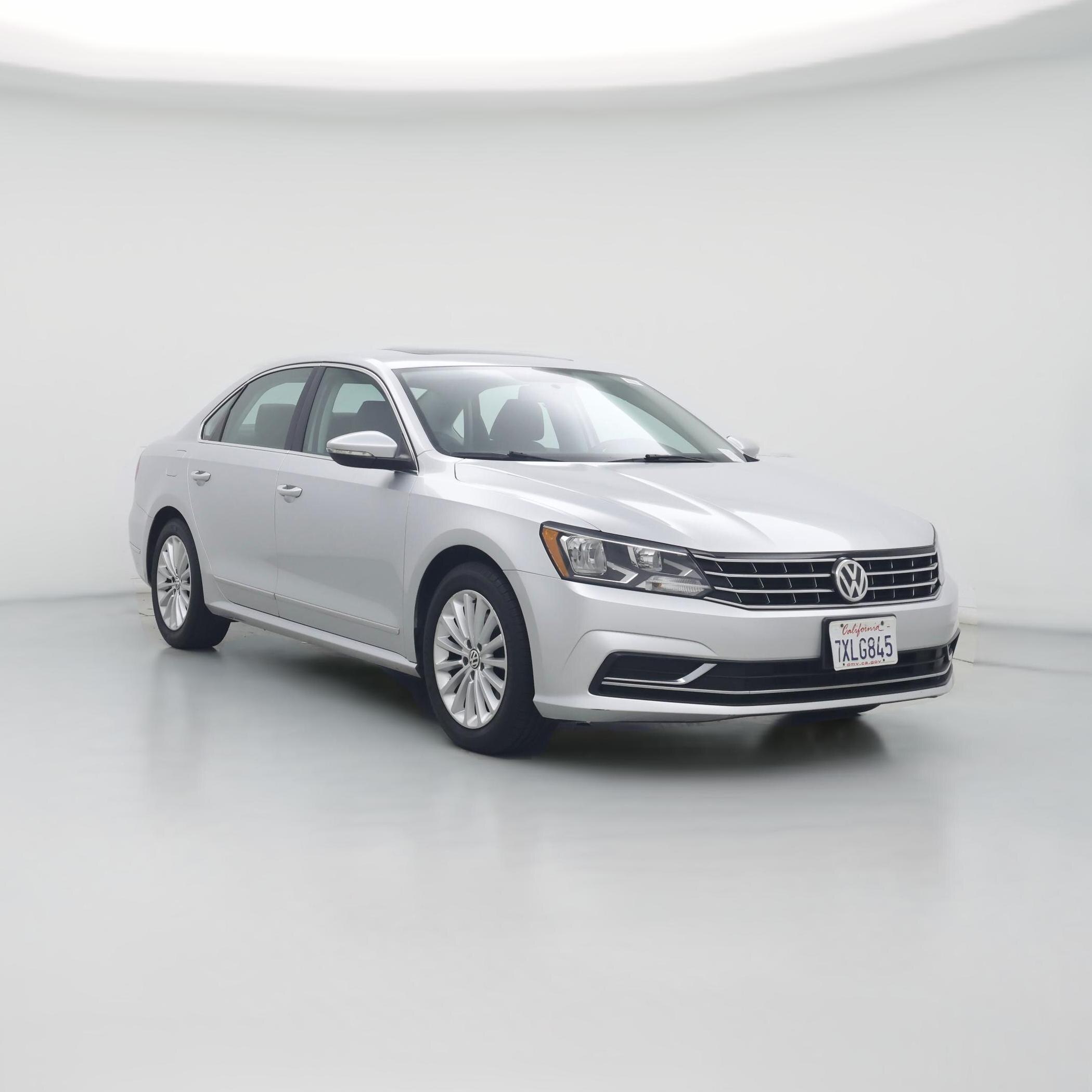 Thumbnail: 2017 Volkswagen Passat - 1