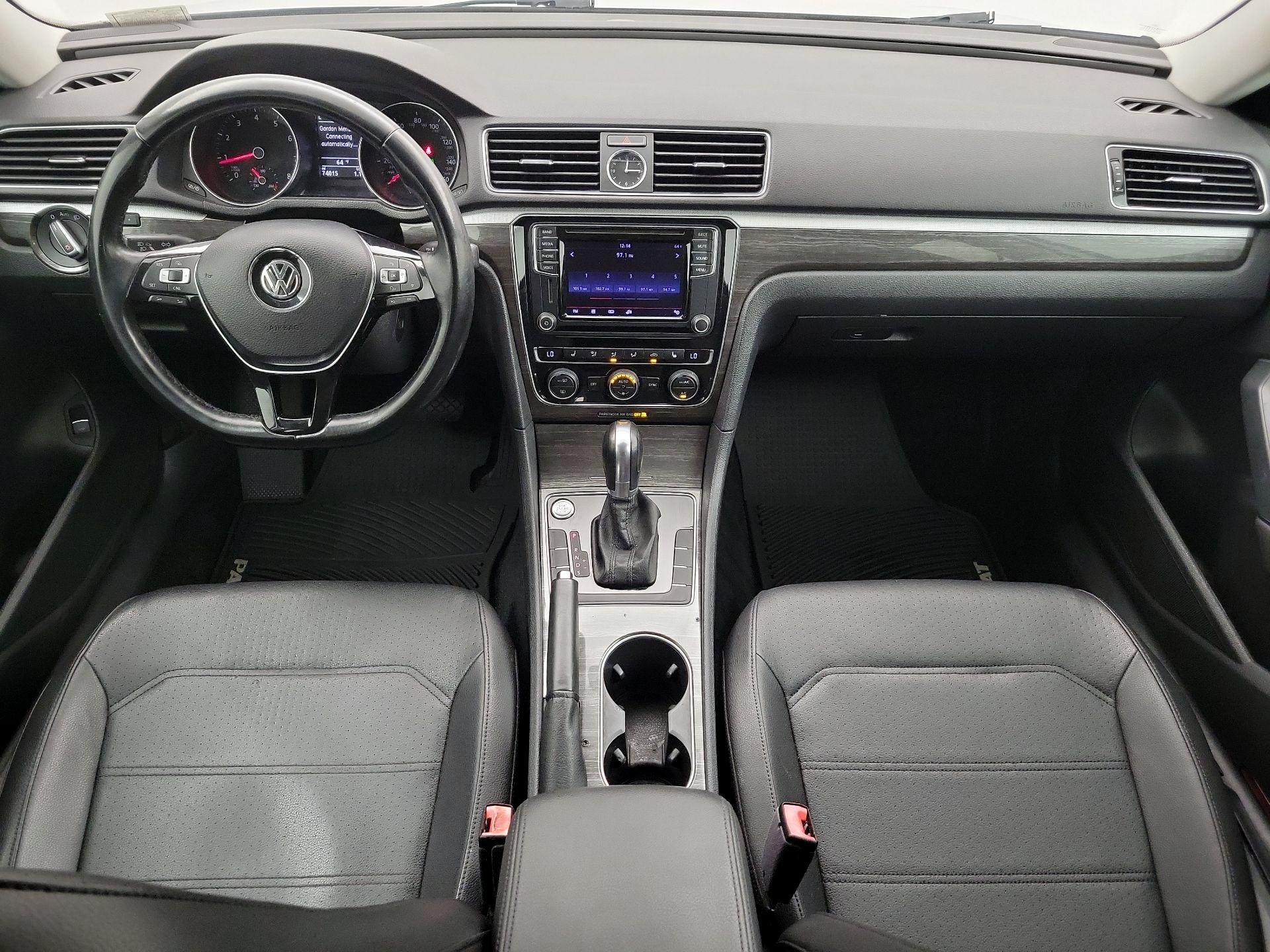 Thumbnail: 2017 Volkswagen Passat - 9