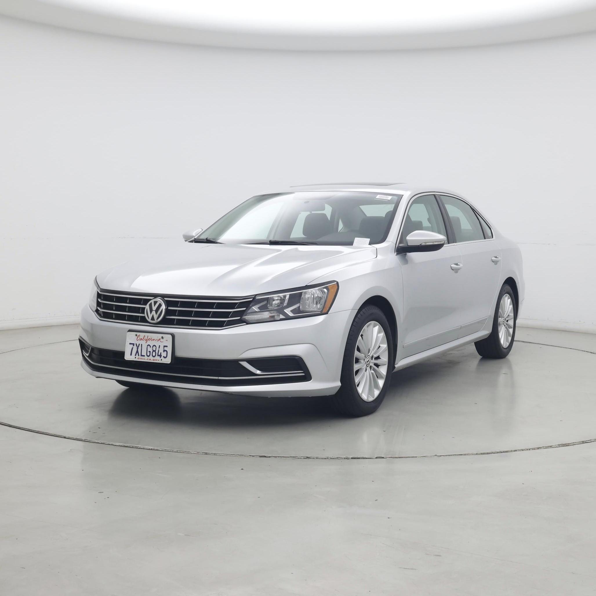 Thumbnail: 2017 Volkswagen Passat - 4