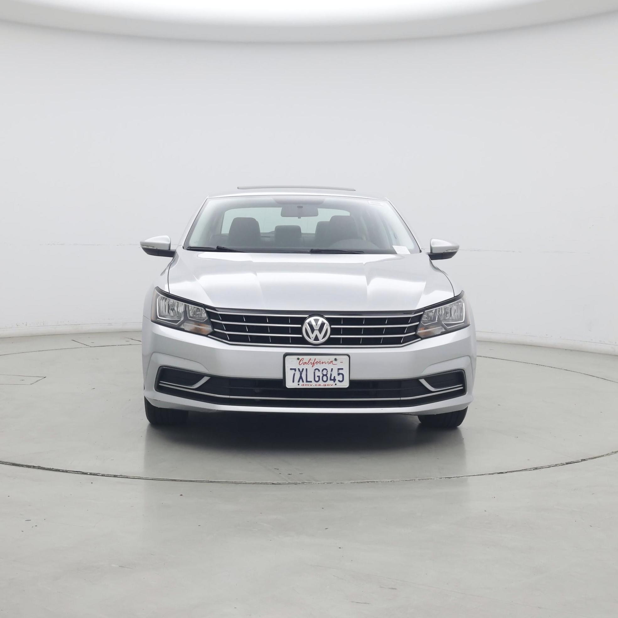 Thumbnail: 2017 Volkswagen Passat - 5
