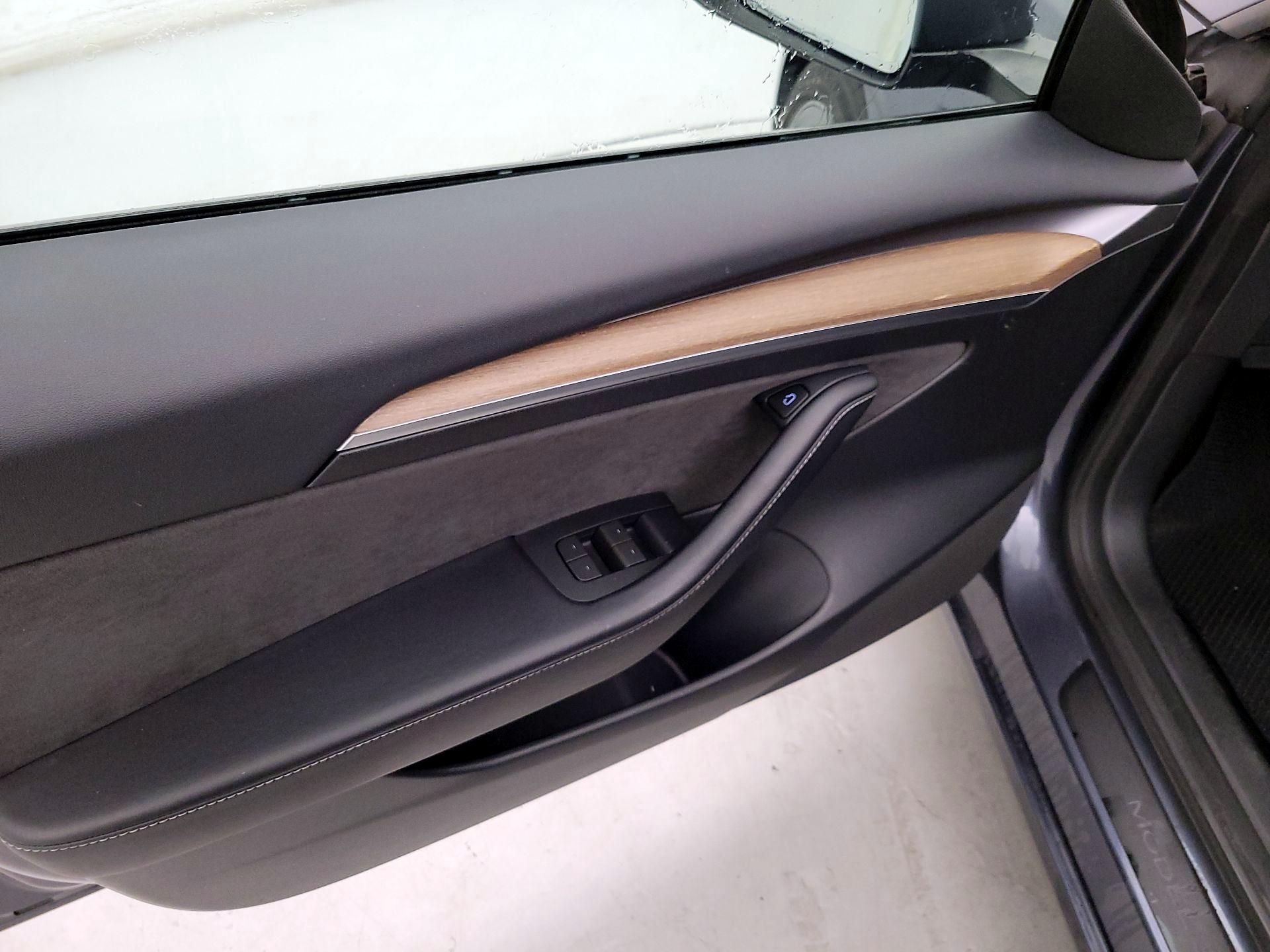 Thumbnail: 2023 Tesla Model 3 - 12