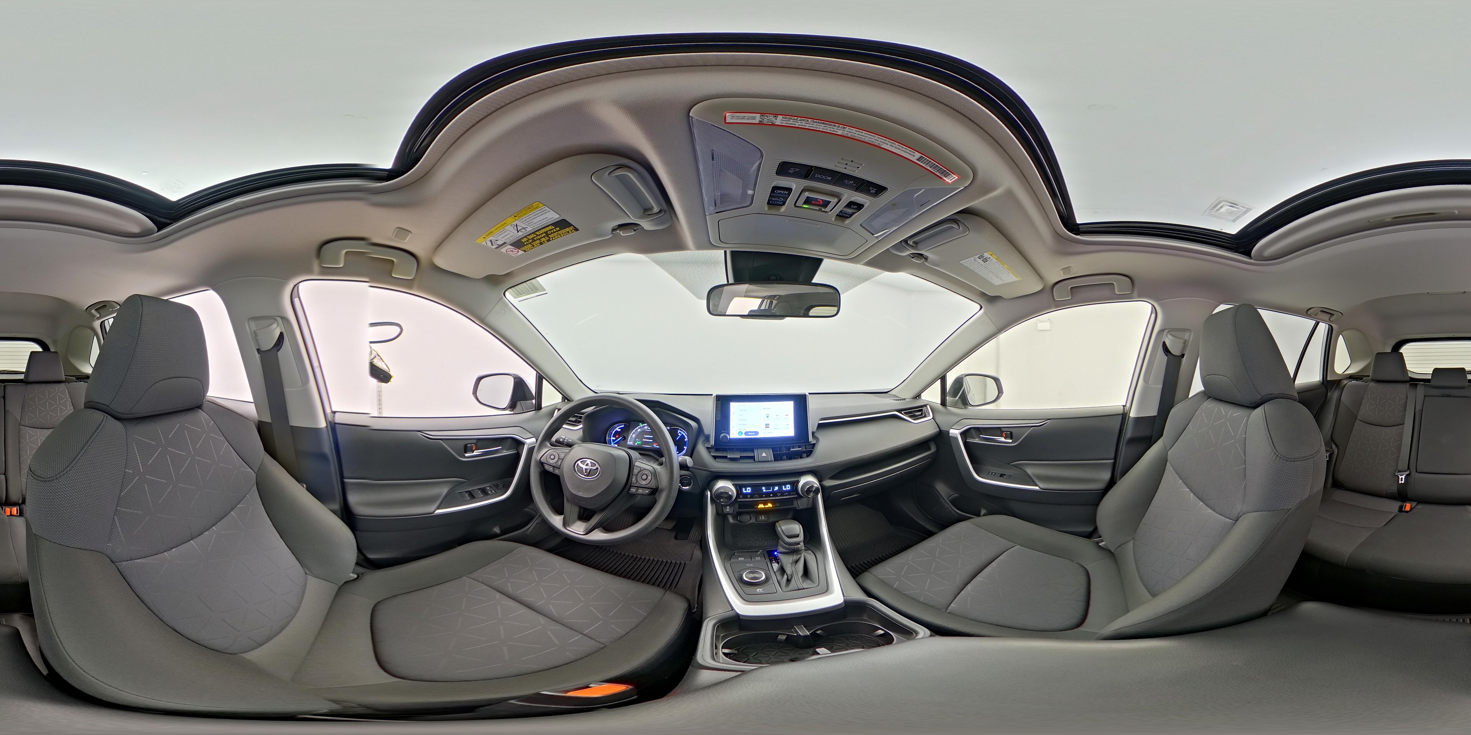 2025 Toyota RAV4 XLE - Photo 25