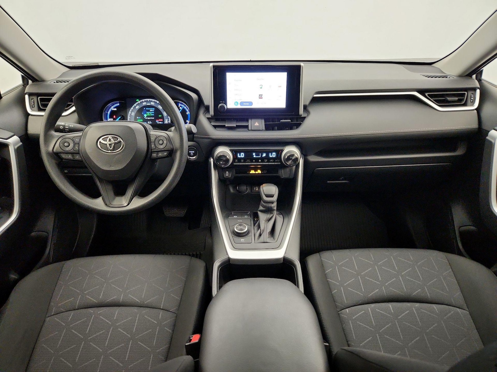 2025 Toyota RAV4 XLE - Photo 10