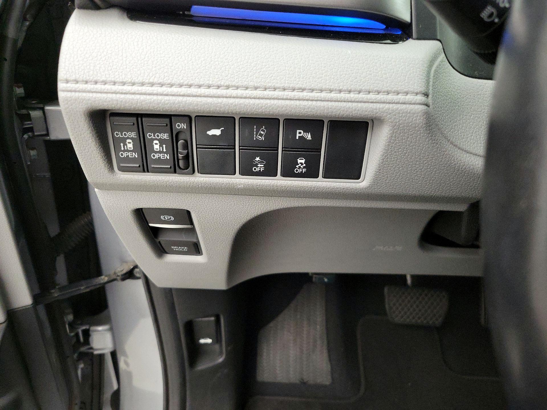 Thumbnail: 2018 Honda Odyssey - 13