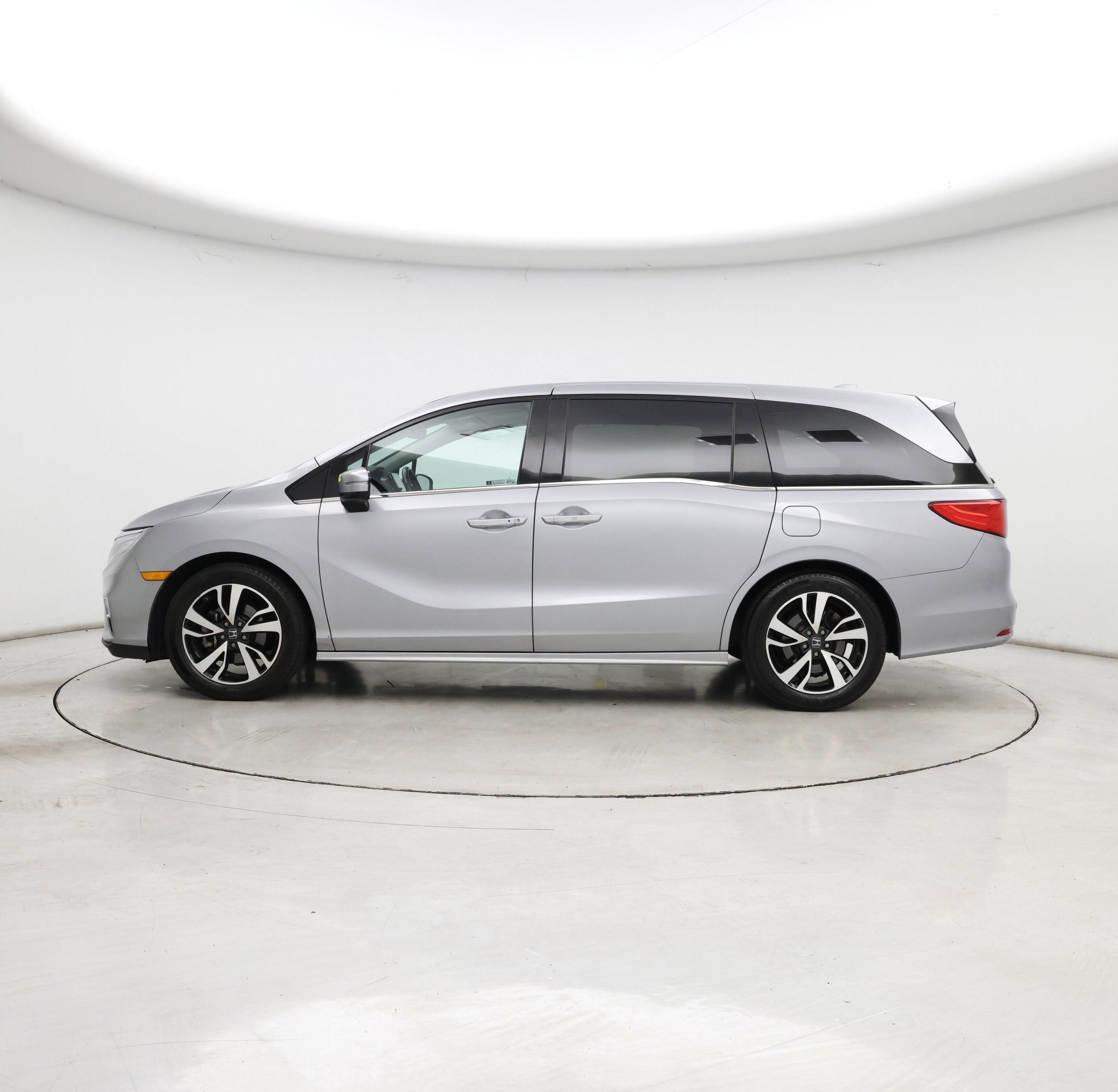 Thumbnail: 2018 Honda Odyssey - 3