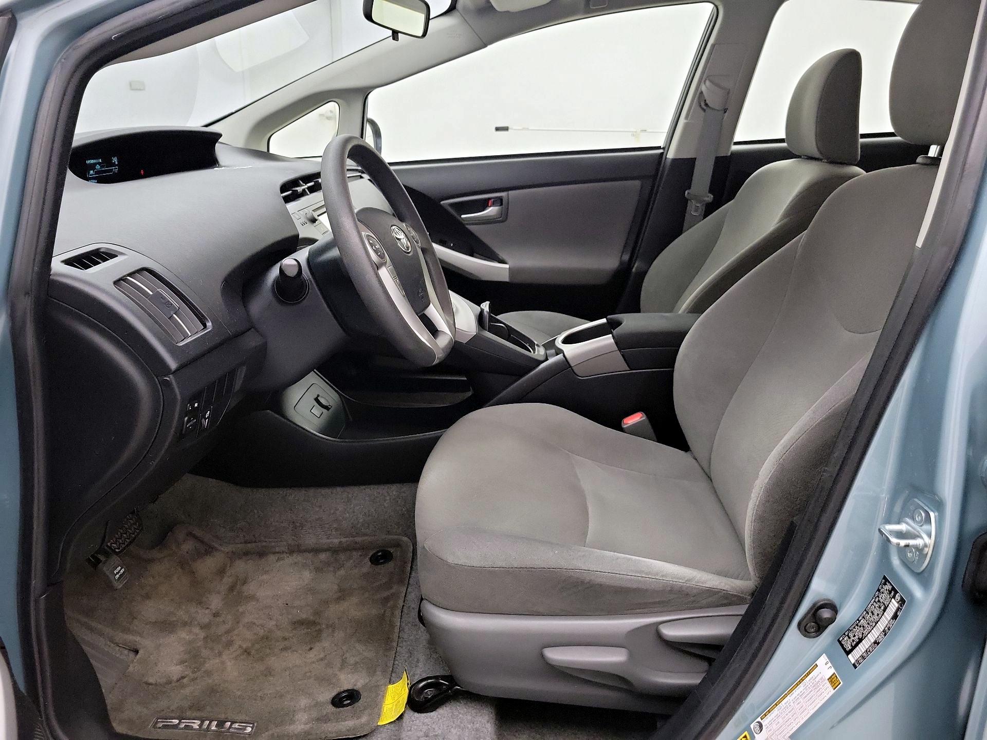 Thumbnail: 2015 Toyota Prius - 11