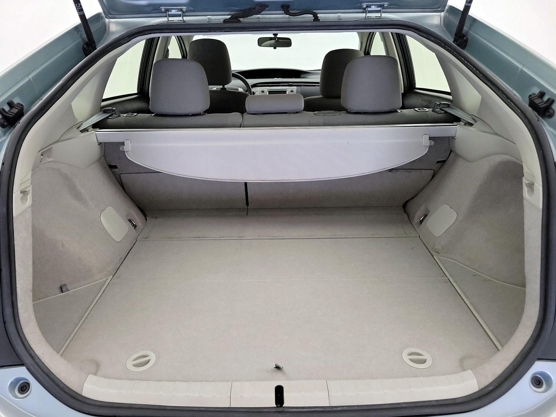 Thumbnail: 2015 Toyota Prius - 20