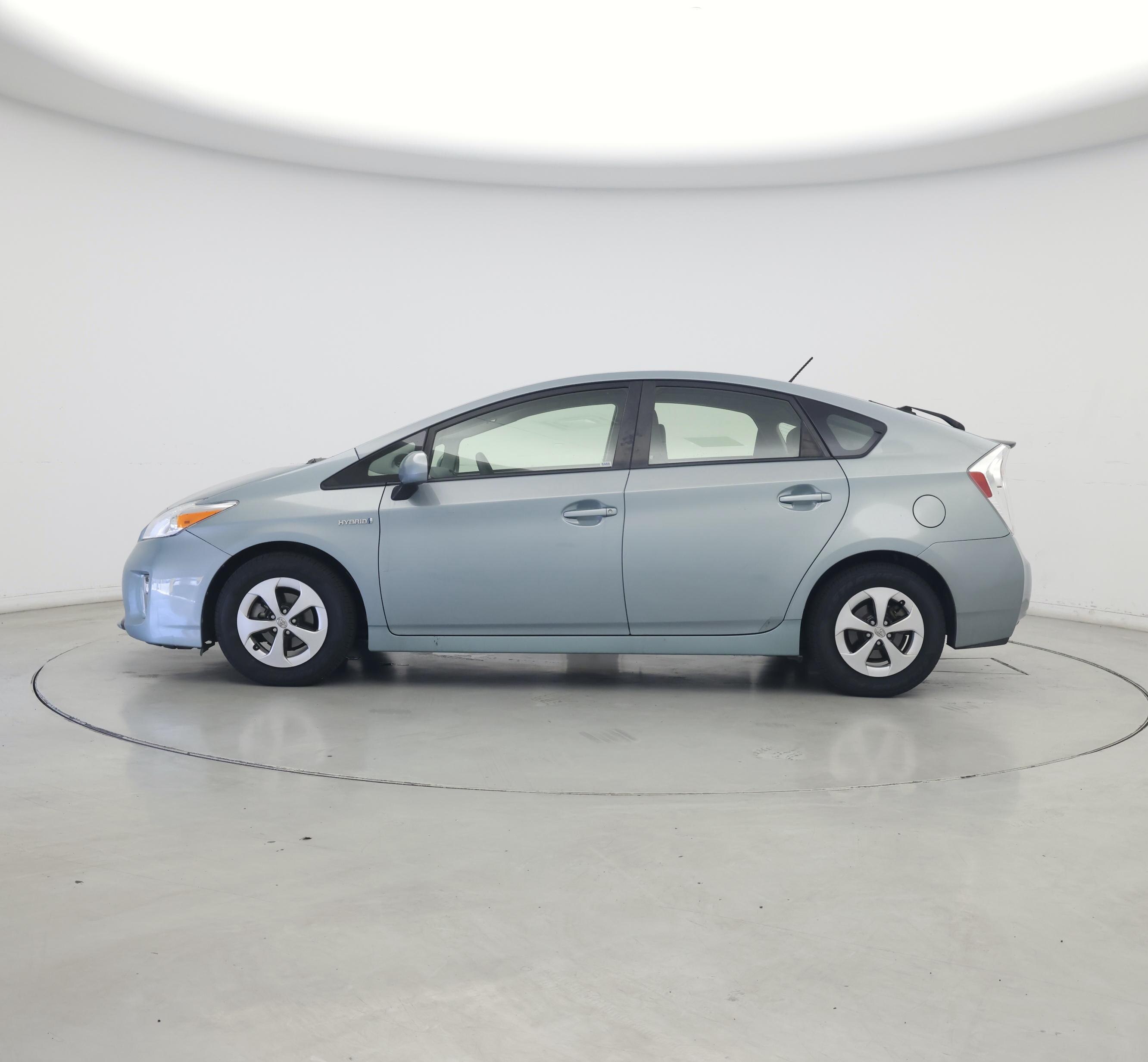 Thumbnail: 2015 Toyota Prius - 3