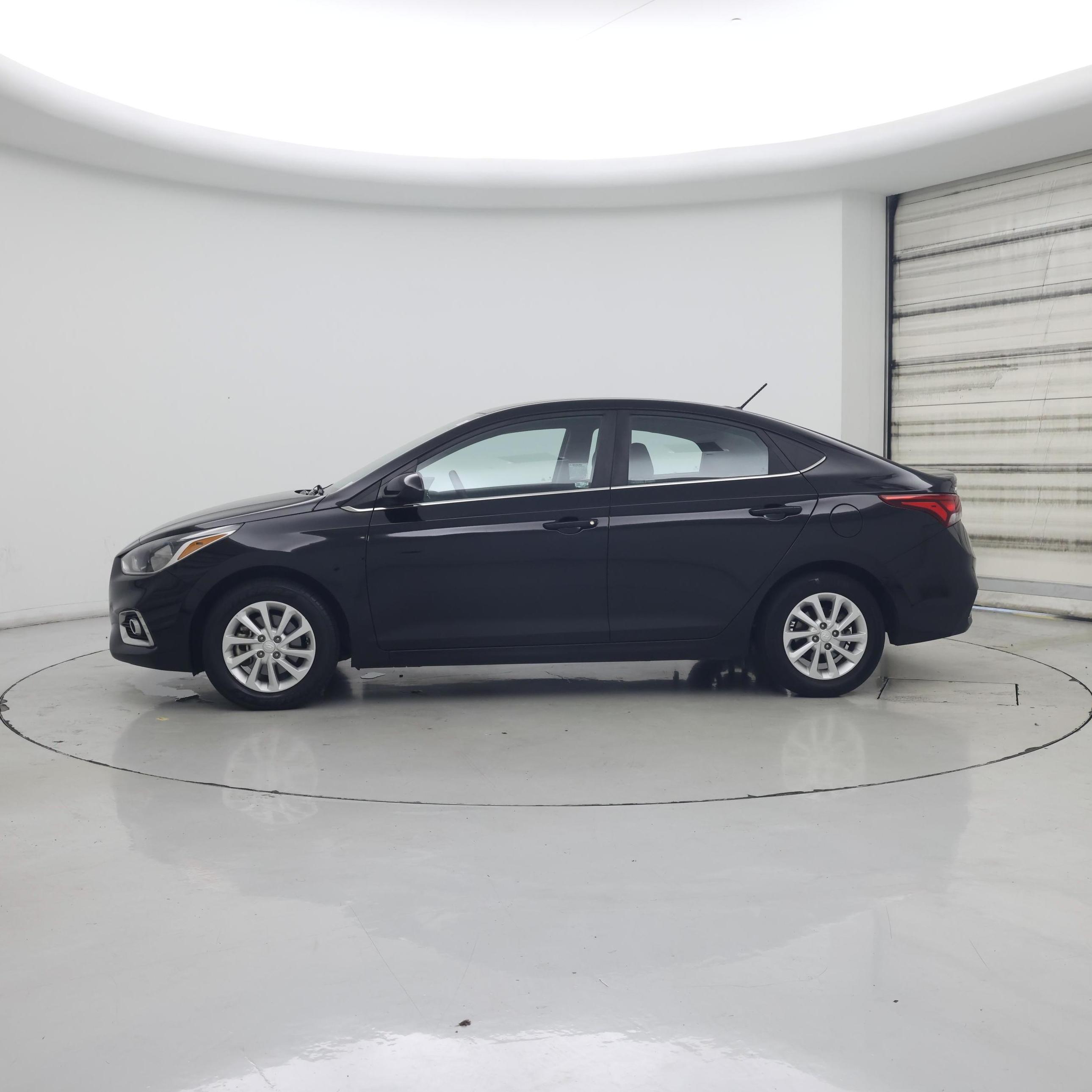 Thumbnail: 2022 Hyundai Accent - 3