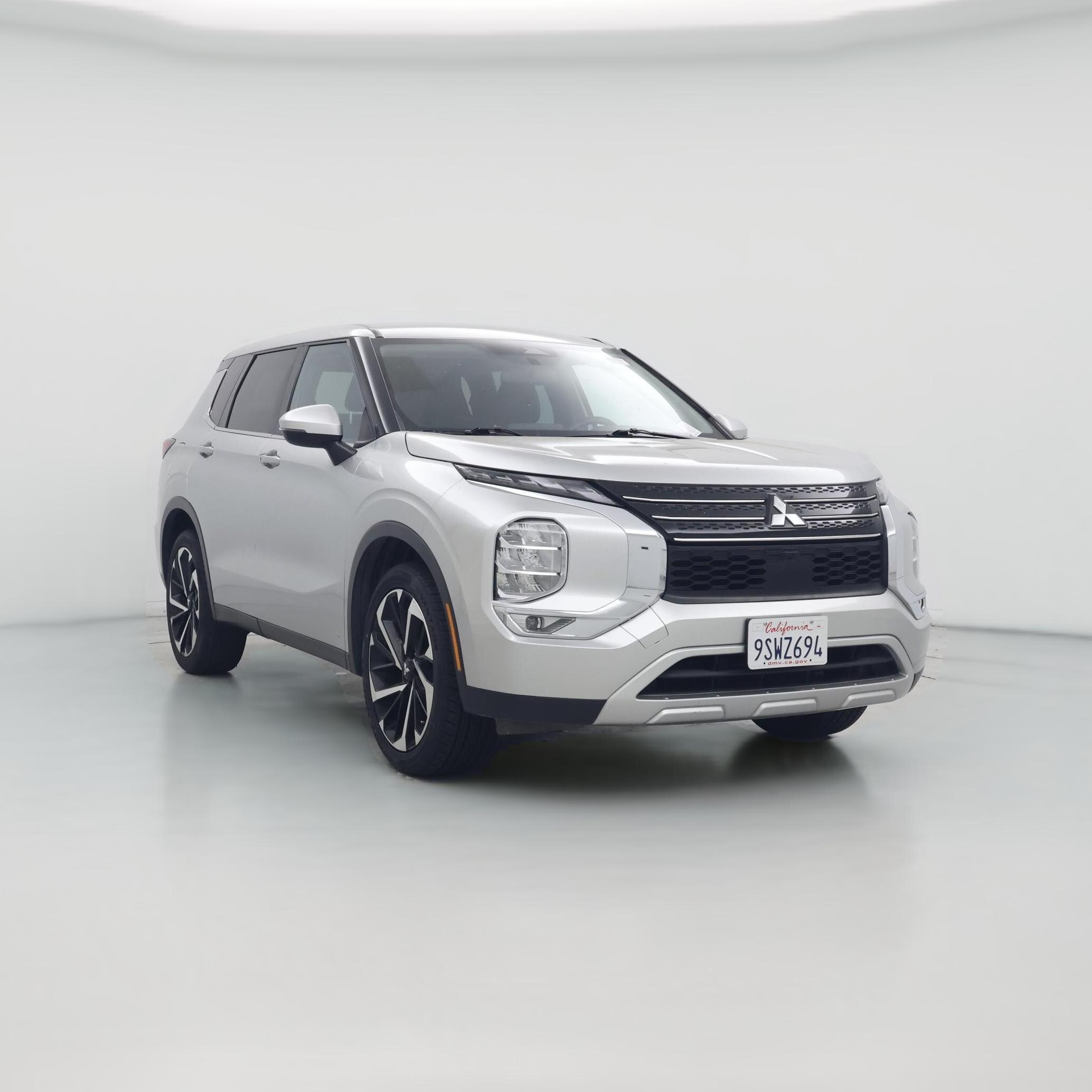 Thumbnail: 2023 Mitsubishi Outlander - 1