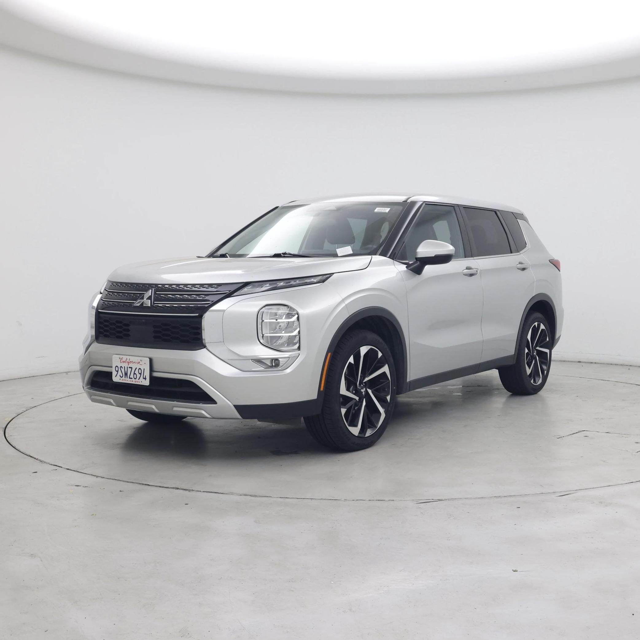 Thumbnail: 2023 Mitsubishi Outlander - 4