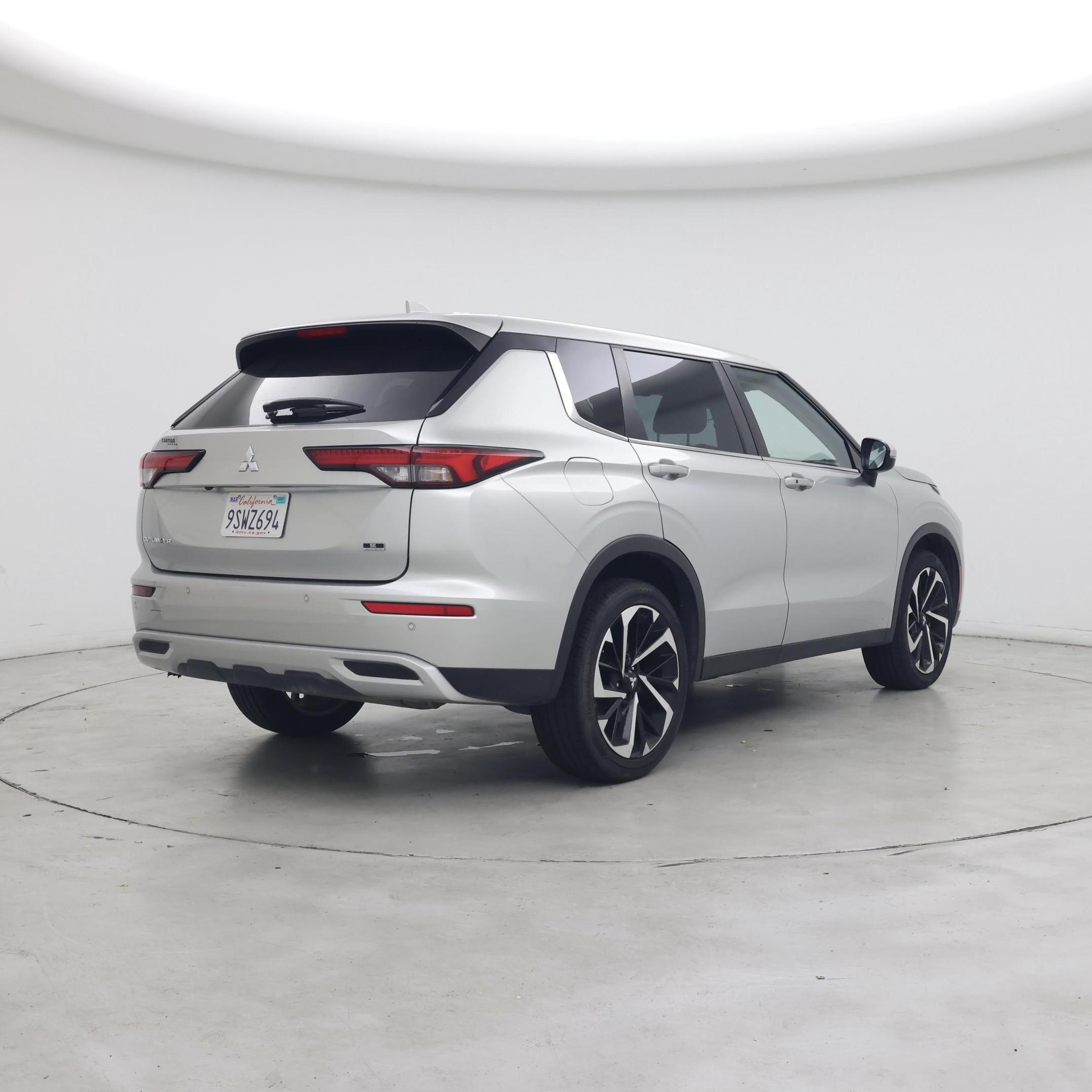 Thumbnail: 2023 Mitsubishi Outlander - 8