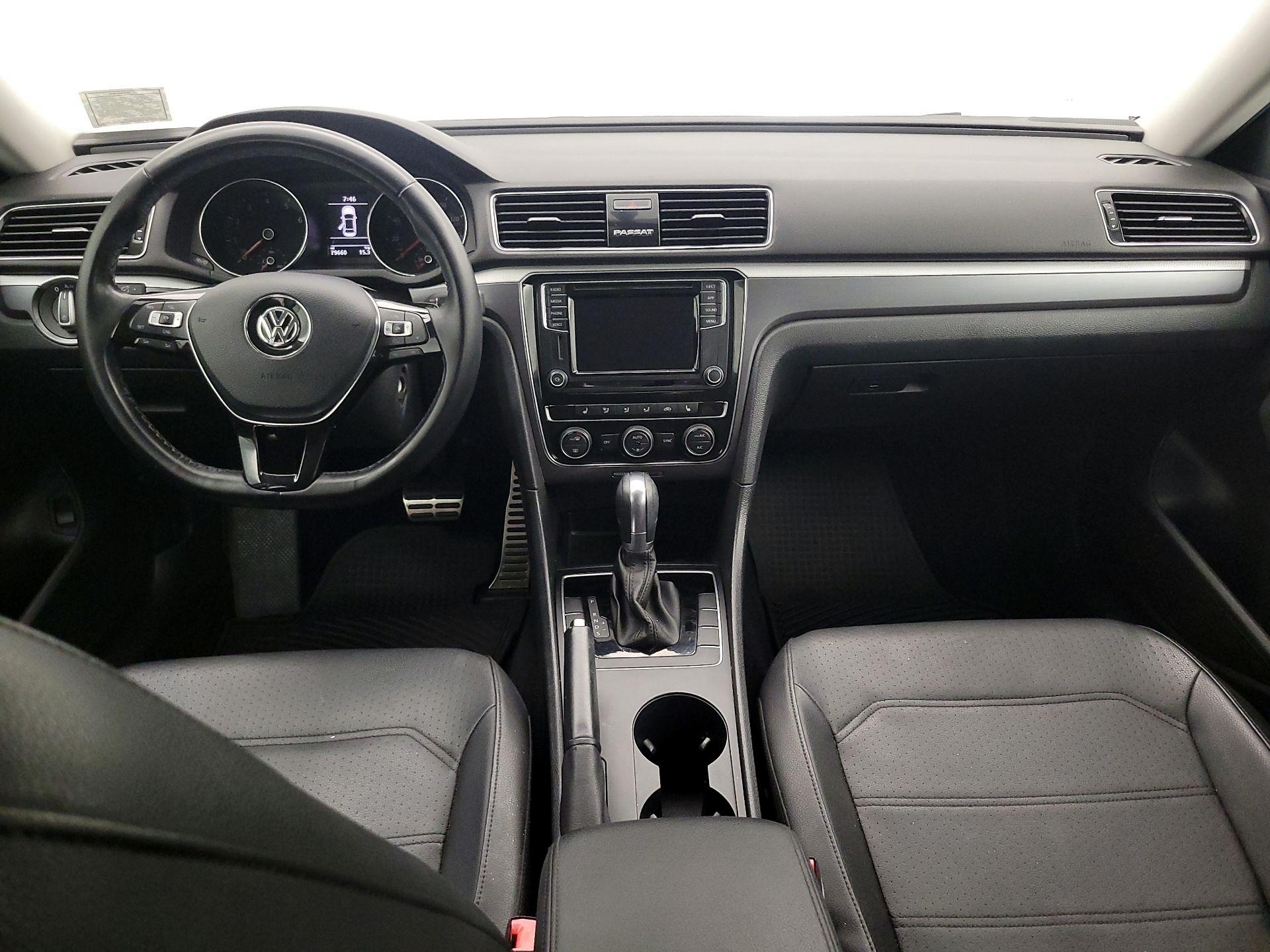 Thumbnail: 2018 Volkswagen Passat - 9